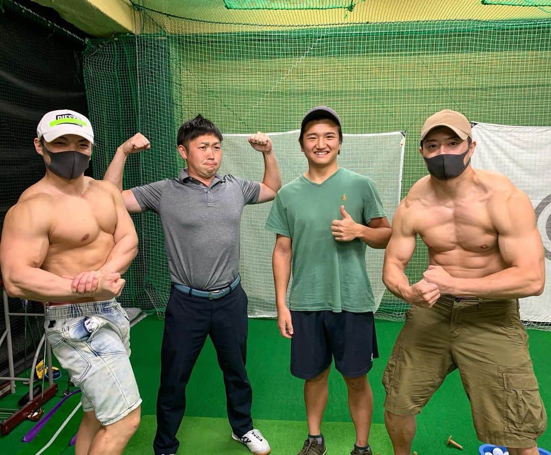 コアラ小嵐のインスタグラム：「H-1ゴルフアカデミーでゴルフレッスンしてきた！ゴルフ面白いかもしれん…  #ゴルフ #ゴルフウェア #ゴルフコーデ #ゴルフ男子 #ゴルフ初心者 #ゴルフがゲシュタルト崩壊」