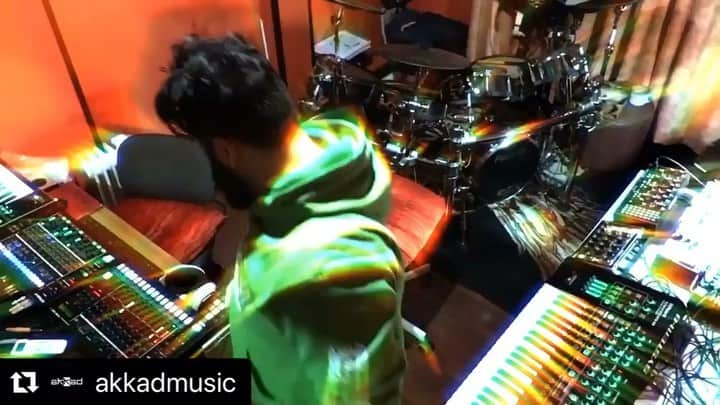 のインスタグラム：「​You just gotta love the 80s! This song is a favorite of mine too, but I hadn't heard it in so long—Thanks! #Repost @akkadmusic with @make_repost ・・・ Pulling out my 80s dance moves for this.  Tried to warp it like in the video clip as well 😝. I created the melody sound using Roland System8 and the grimey bass on the Moog Mother32.  I was so convinced this was a sample from an 80s track but whosampled.com doesn’t list it so guess it’s original.  Shout out to The Weekend for making 80s sound cool again.  . . #theweekend #blindinglights  #music #cover #remix #80s #80smusic #synthpatcher  #synth #synthesizer  #rolandspotlight  #rolandhome #synths #instamusic  #cool #jam #artist #musicproducer  #sounddesign  #akkad #akkadmusic #assyrian #producer #eurorackmodular #song #vibes #instagood #musicartist #australianmusicscene @roland_us @rolandcanada @roland_brasil @roland_uk @roland_aus」