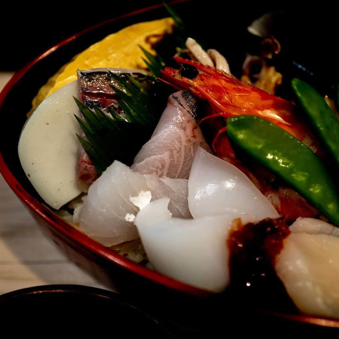 武井義明さんのインスタグラム写真 - (武井義明Instagram)「さっきの㐂寿司は４枚アップするつもりで一枚しか上げてなかったからそっちを削除して再度。コレがからこちゃんです。唐子人形に似てるからだって。江戸前の仕事、職人バンザイ。」7月17日 17時17分 - bebechef