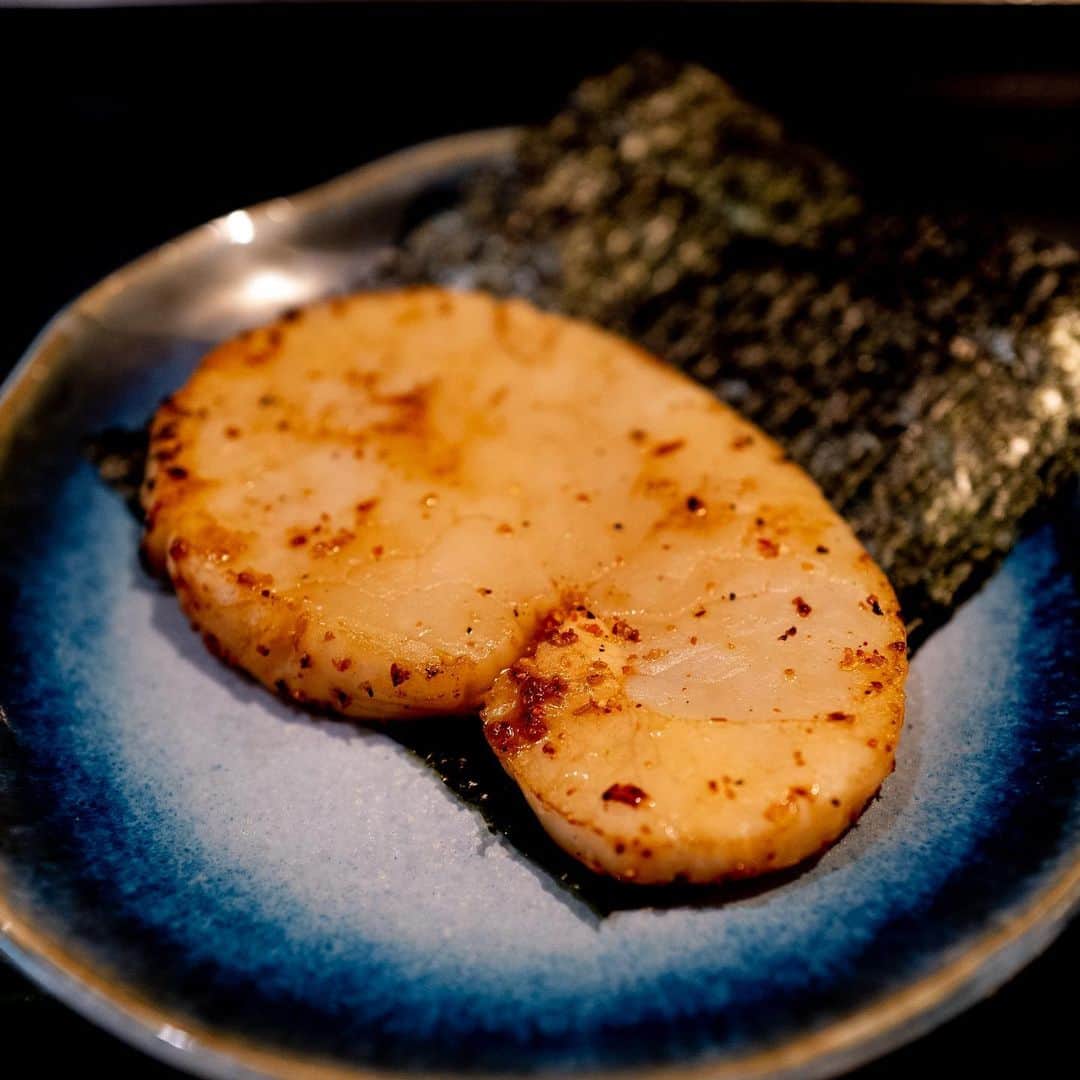 武井義明さんのインスタグラム写真 - (武井義明Instagram)「さっきの㐂寿司は４枚アップするつもりで一枚しか上げてなかったからそっちを削除して再度。コレがからこちゃんです。唐子人形に似てるからだって。江戸前の仕事、職人バンザイ。」7月17日 17時17分 - bebechef