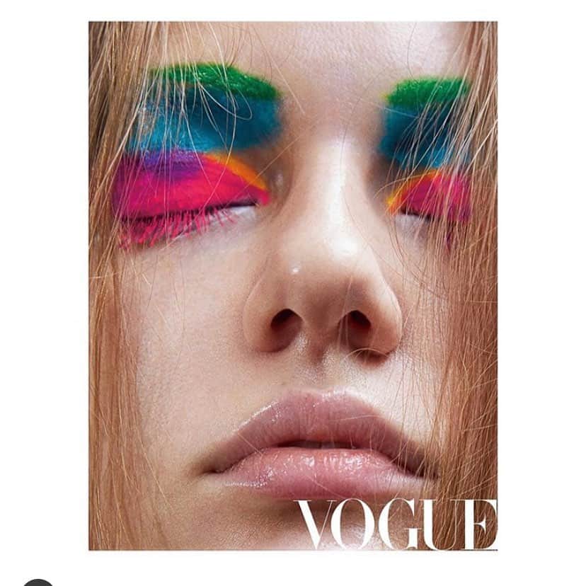 Yusuke Saekiのインスタグラム：「Color play shot for #voguechina Beauty photegraphy＋CD  #AexSlavycz for @the.ascc.world feauturing #ValeriaNikonova @donnamodels.jp / Hair by @shotaro.ao for @senseofhumour_mgmt / Retouch #QuigsSen/ Make up by me 🌈」