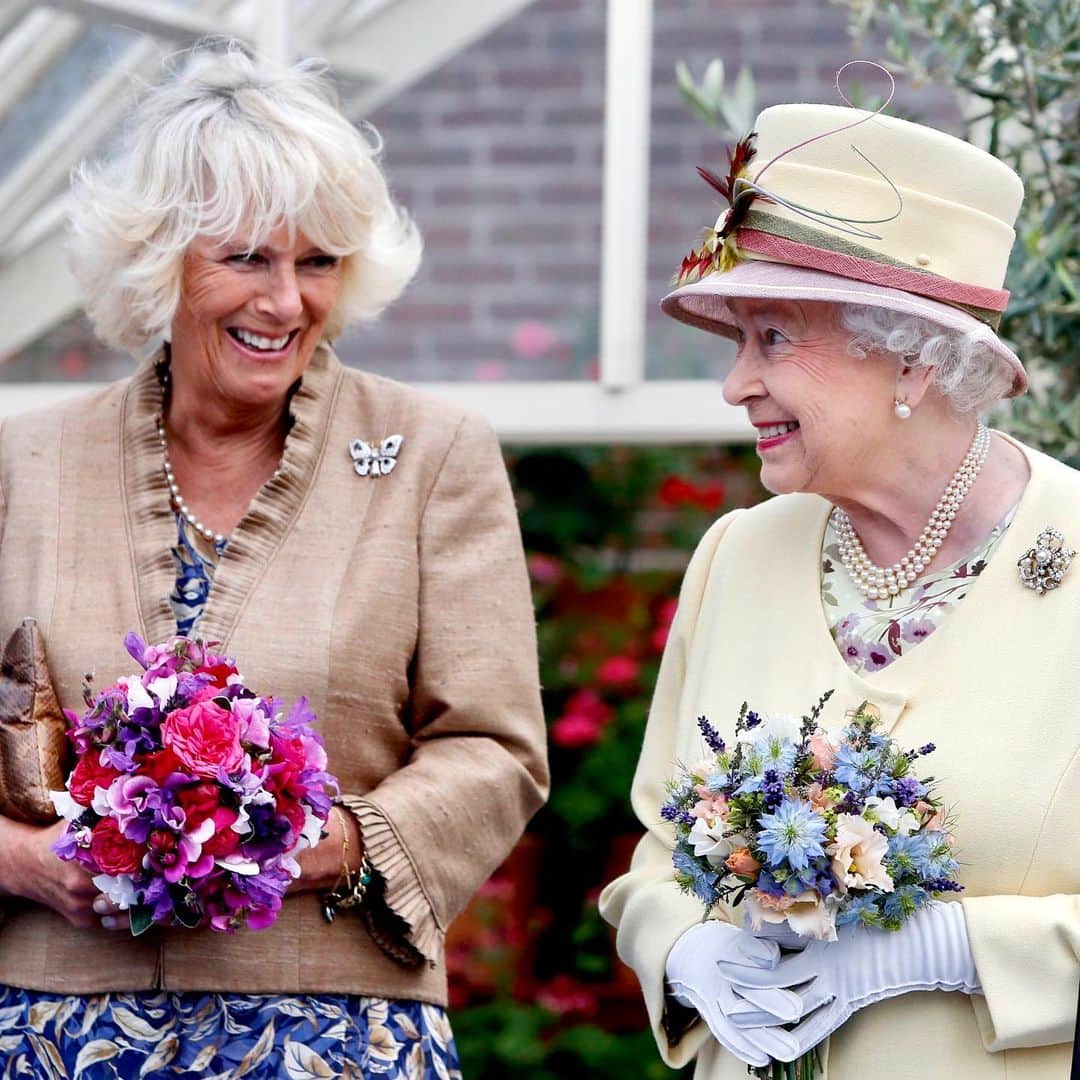ロイヤル・ファミリーさんのインスタグラム写真 - (ロイヤル・ファミリーInstagram)「🎂🎈Wishing The Duchess of Cornwall a very happy birthday! Her Royal Highness turns 73 today.  Visit @clarencehouse to see new 📸released to celebrate Her Royal Highness’s birthday.」7月17日 17時59分 - theroyalfamily