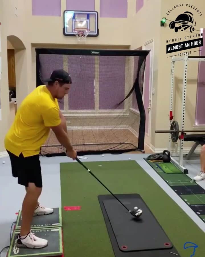 ヘンリク・ステンソンのインスタグラム：「Episode 5 of the Pod is out!!   Hot topics of golf, such as @brysondechambeau impressive training!   Tag someone you think could get this ball speed...  Link in bio🎧  @callawaygolf #golf #podcast #iceman」