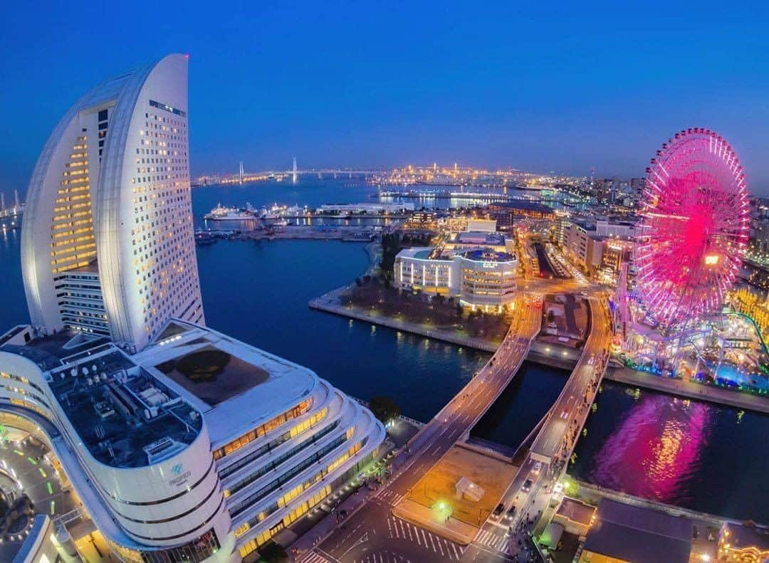 のインスタグラム：「One of the most vibrant seaside areas in the country.﻿ Photo: @55crossroad ﻿ #myyokohama ﻿ ﻿ #yokohama #darlingescapes #beautifuldestinations #artofvisuals #somewheremagazine #discoverglobe #travelawesome #passionpassport #lovejapan #explorejapan #japanlife #japanfocus #japan_vacations #japanrevealed #よこはま #ヨコハマ #横浜」