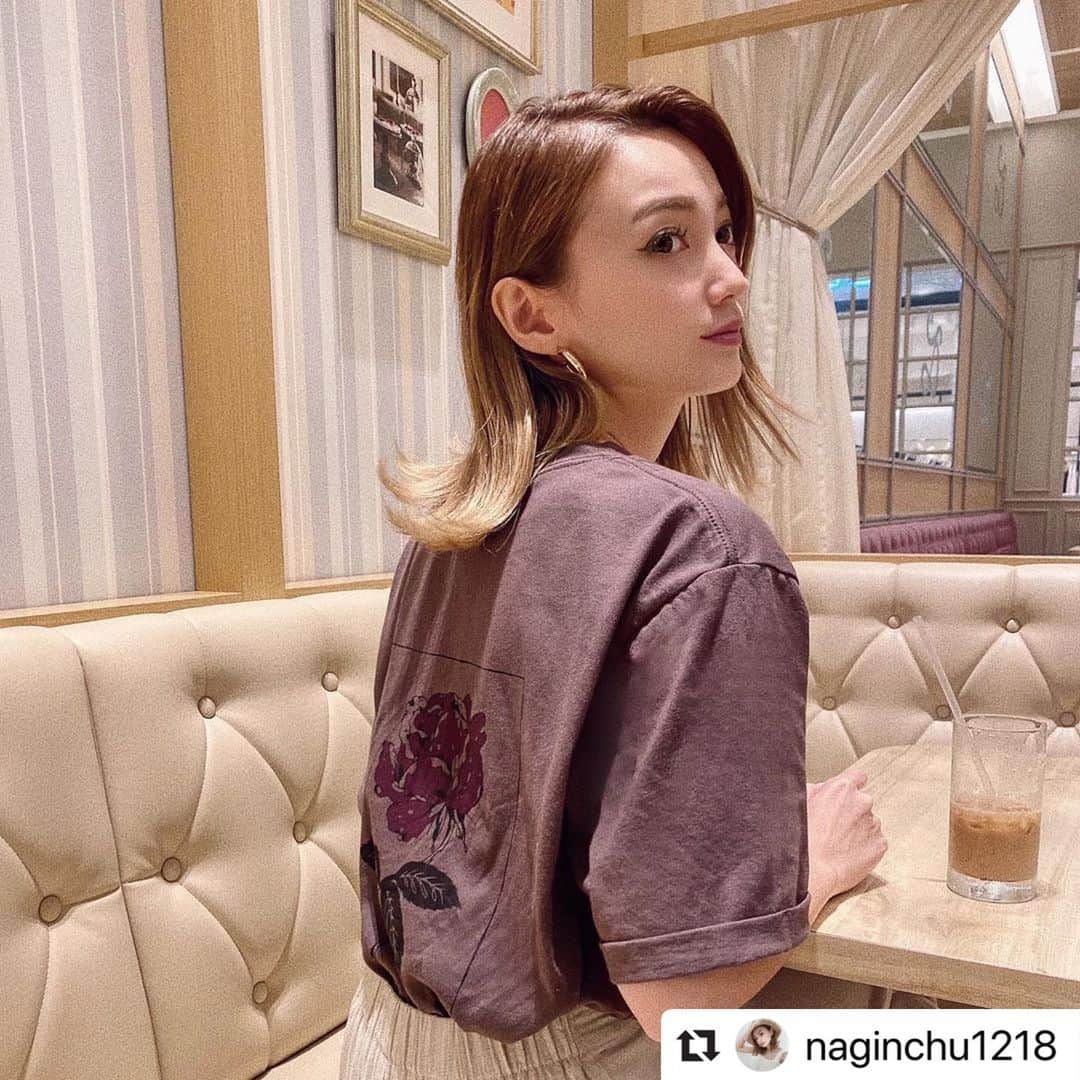 MURUAさんのインスタグラム写真 - (MURUAInstagram)「@naginchu1218  ㅤㅤㅤ 楽ちんTシャツスタイルの日🤎 バックプリントが可愛い🥀✨ @murua_official 🏷 .  #murua #murua2020ss #murua_snap #山代エンナコラボTシャツ #コーデ #ママコーデ #楽ちんコーデ #code #fashion #ootd #outfit」7月17日 18時01分 - murua_by_staff