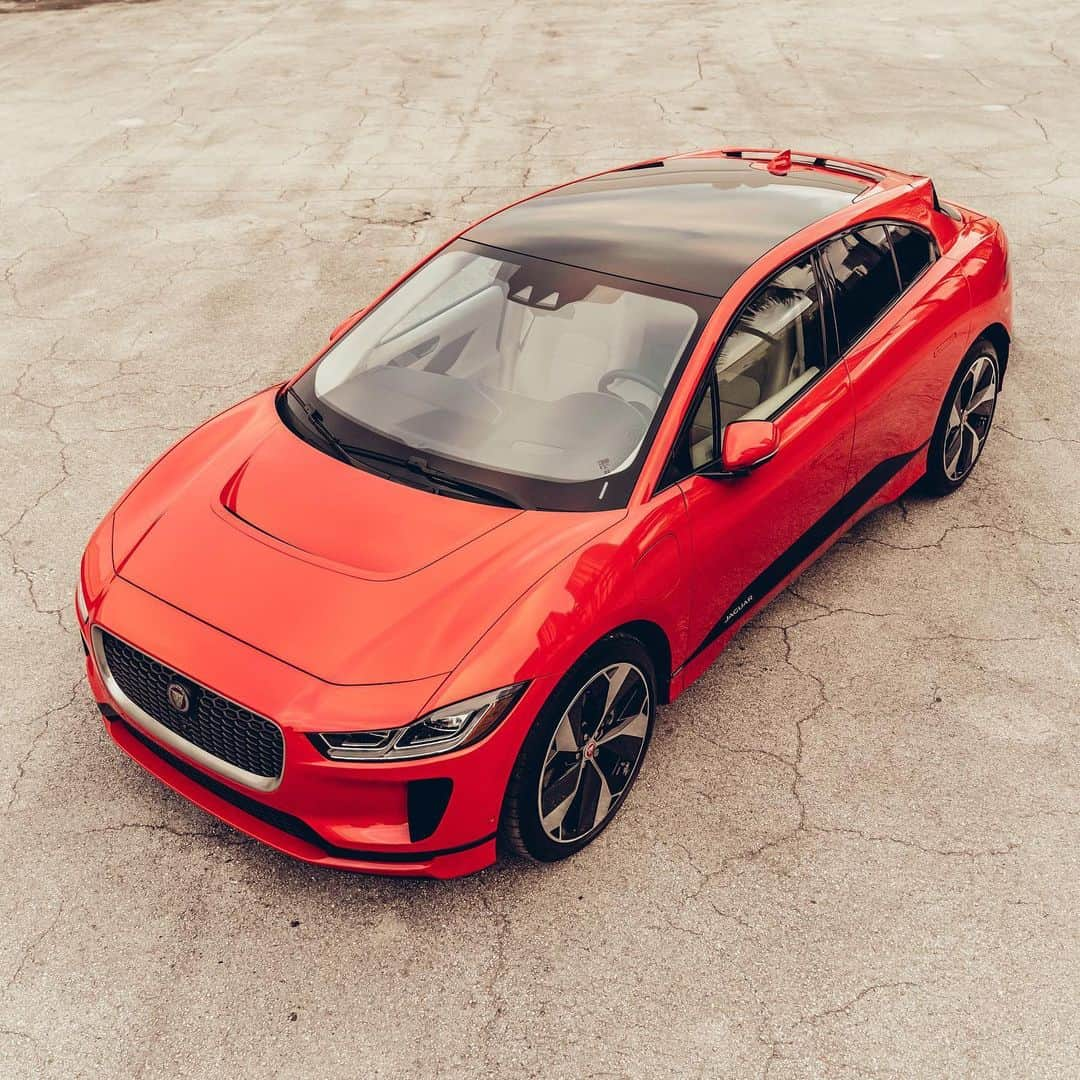 Jaguarさんのインスタグラム写真 - (JaguarInstagram)「Above all, it's a #Jaguar.  📷: @Gabe_Media and @TheCollectionFL.  #IPACE #Electric #EV #Premium #Luxury #Performance #SUV #AWD #ElectricCars #Technology #CarsofInstagram」7月17日 18時35分 - jaguar