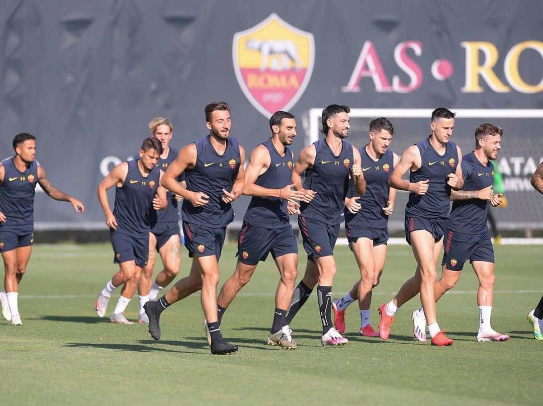 のインスタグラム：「Allenamento 🏋️‍♂️💪⚽️」