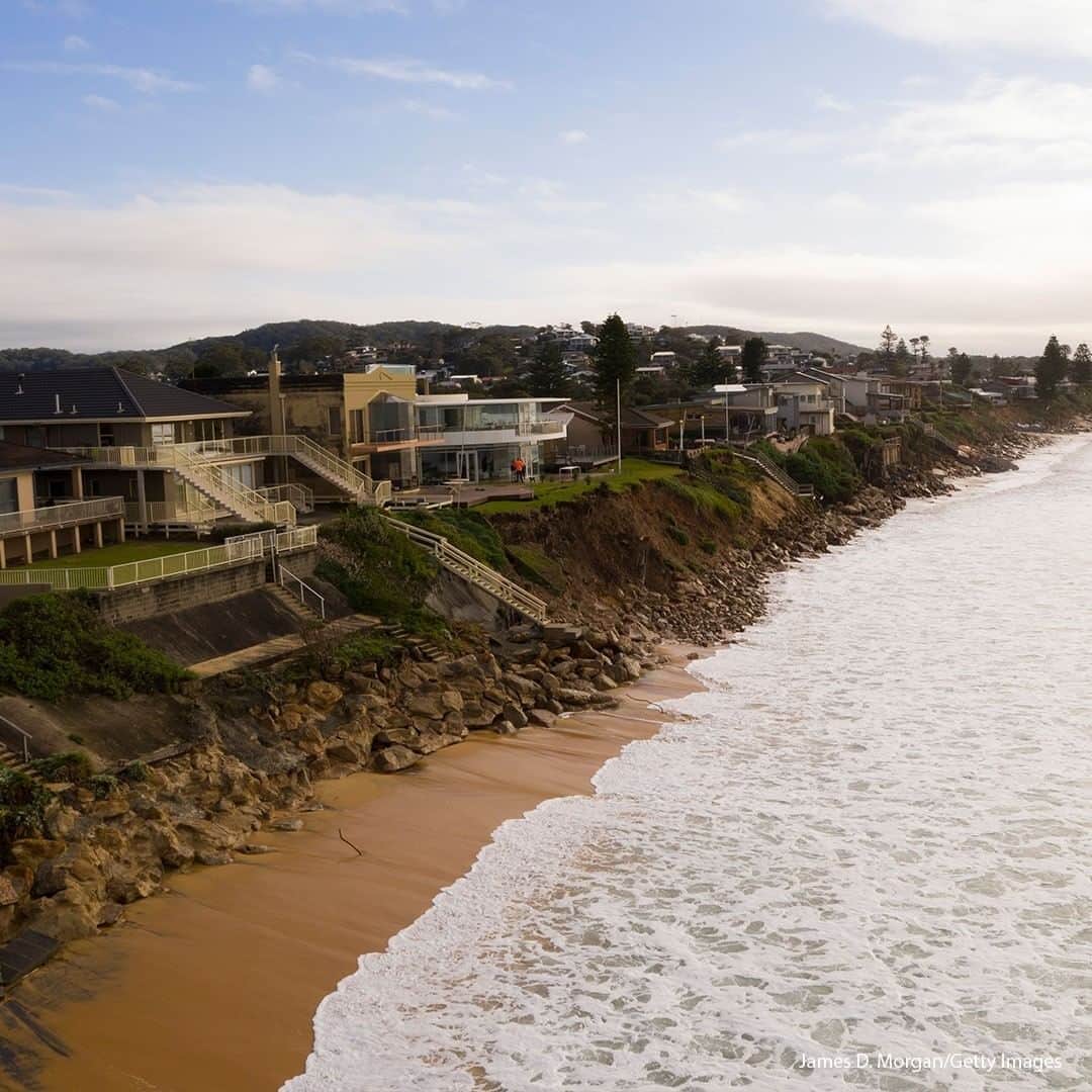 ABC Newsさんのインスタグラム写真 - (ABC NewsInstagram)「An aerial view of the coastal erosion to local homes in the suburb of Wamberal, in Central Coast, Australia. Beachfront homes along the NSW Central Coast are at risk of collapse due to beach erosion after huge swells hit the states beaches on Thursday. #australia #erosion #weather」7月17日 19時01分 - abcnews