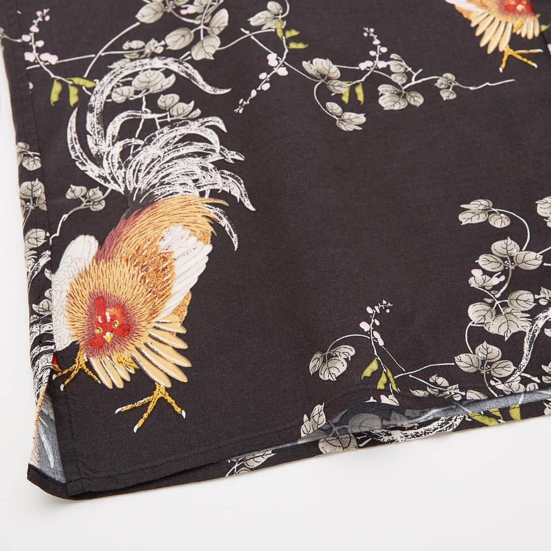 UNIQLO UKさんのインスタグラム写真 - (UNIQLO UKInstagram)「Japanese Edo painter Itō Jakuchū’s traditional masterpieces depicting plants and animals will forever remain a part of art history. This UT collection pays homage to his work and symbolises the four seasons through vibrant, colourful prints.  #Uniqlo #LifeWear #UniqloLifeWear」7月17日 19時03分 - uniqlo_uk