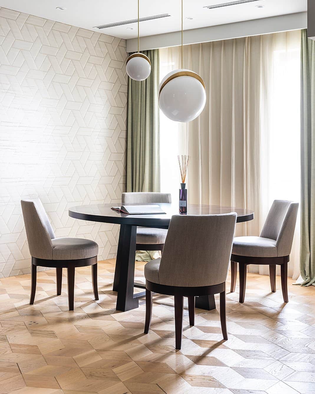 Cassina ixc. (カッシーナ・イクスシー) のインスタグラム