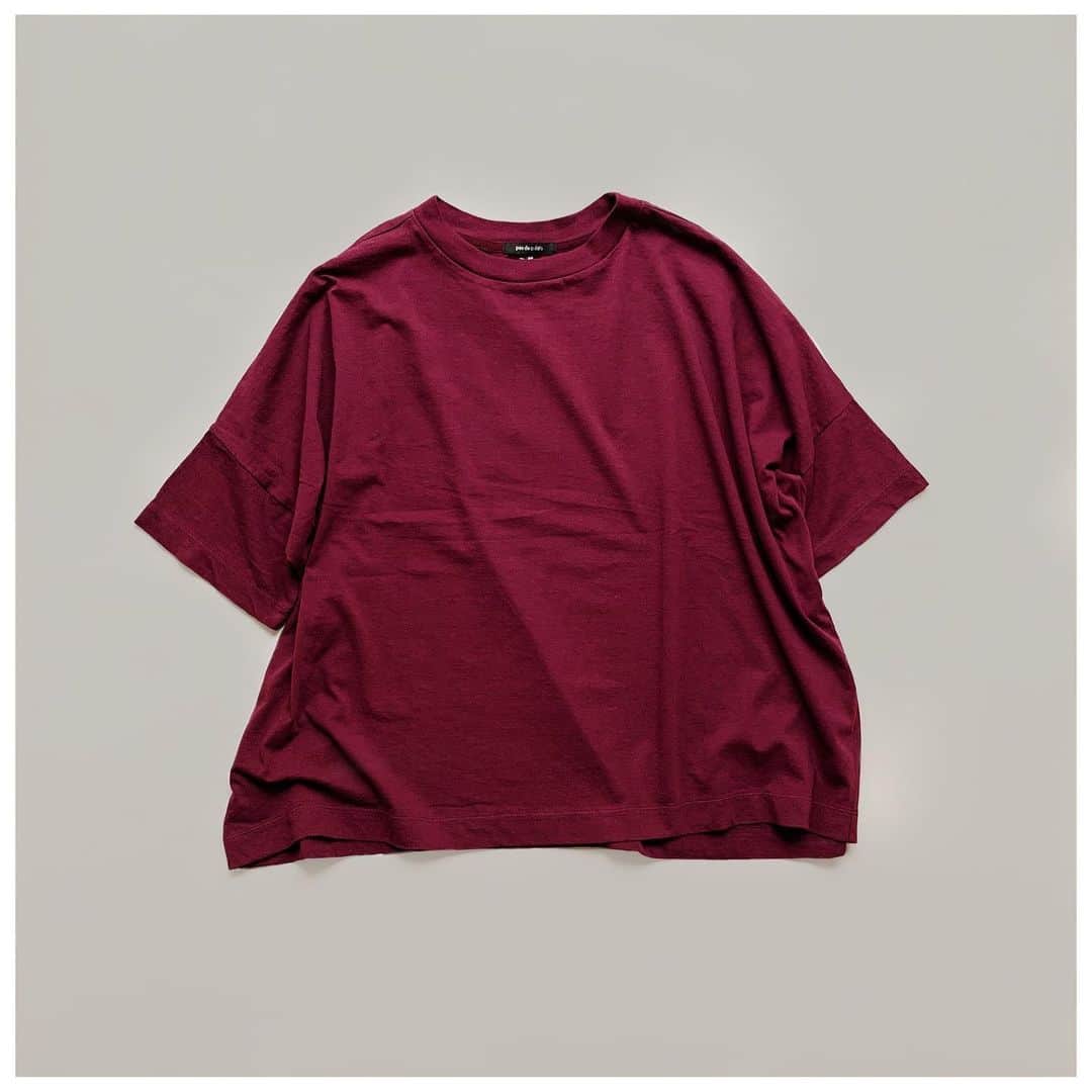 pas de calais -パドカレ-さんのインスタグラム写真 - (pas de calais -パドカレ-Instagram)「. 【BIG Tシャツ新色】 大人気のコットンTシャツの新色が入荷いたしました！ こちらは店頭にも今週入荷いたします。 新色はボルドーとカーキの2色。 落ち着いた色味で秋口まで着られそうな一枚！ こちらのBIG Tシャツは二の腕もしっかりカバーしてくれるのも嬉しいポイントです。 ぜひお早めに！ . . ■ガサット BIG Tシャツ(No.1059) Col. White, Blue, Beige, Camel, Black, Khaki, Bordeaux ¥8,000yen+tax . . . #pasdecalais #pasdecalais_official_jp #パドカレ #パドカレコーデ #大人ナチュラル #大人のナチュラル服 #ナチュラルファッション #ナチュラル服 #ナチュラルコーデ #大人カジュアル #30代ファッション #40代ファッション #ナチュラル系 #BIGTシャツ #ビッグTシャツ #ビッグT #Tシャツ #Tシャツコーデ #ベーシックコーデ #スタッフコーデ #スタッフコーディネート #staffcoordinate」7月17日 19時12分 - pasdecalais_official_jp
