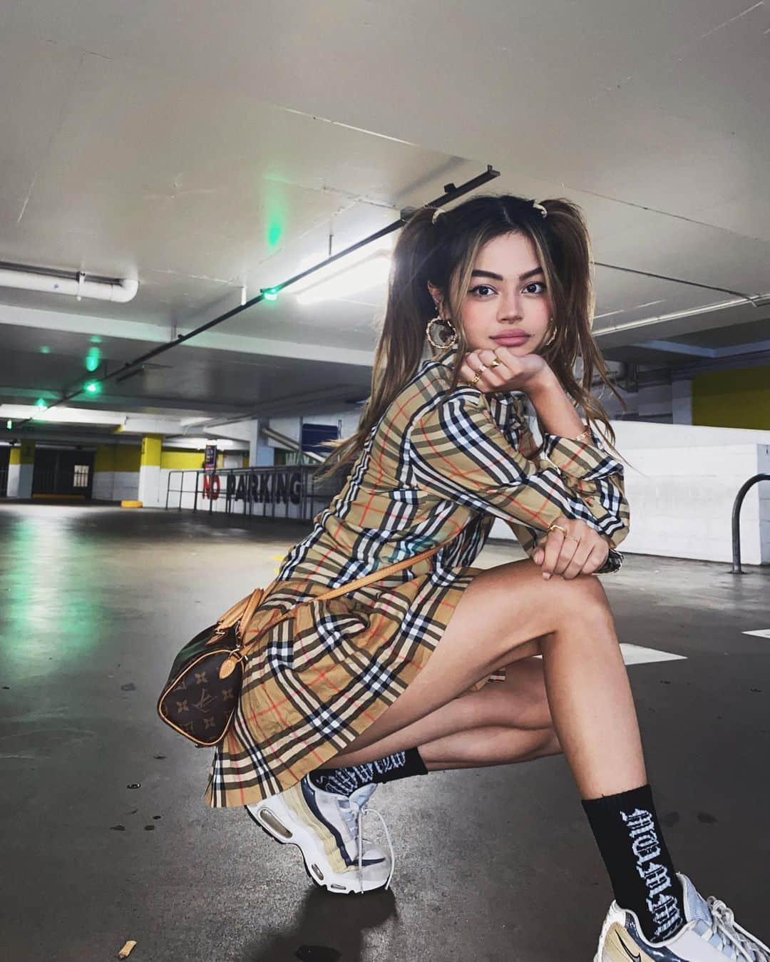 リリーマイマックのインスタグラム：「Don’t call me baby @burberry」