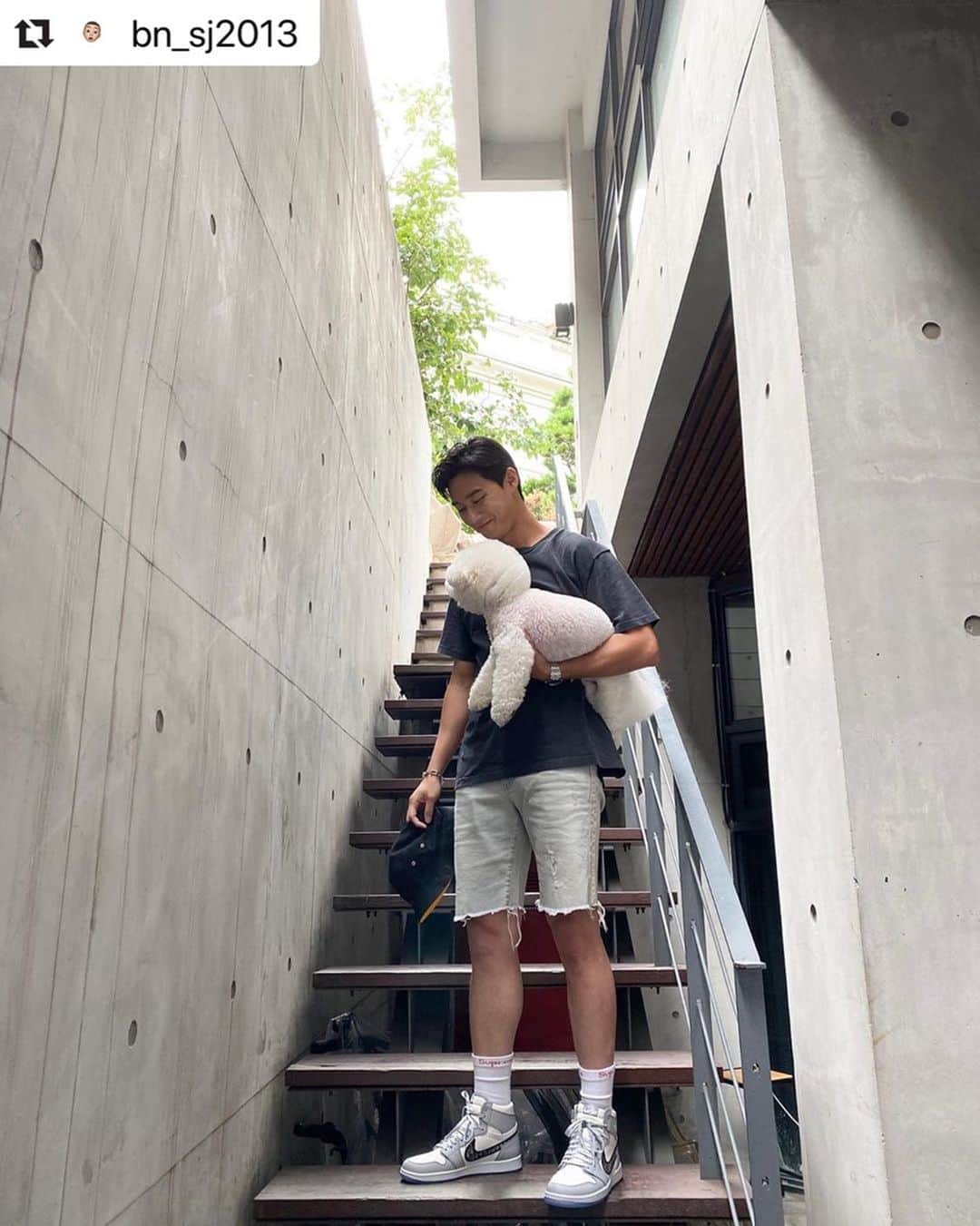 のインスタグラム：「大好きなソジュナことパク・ソジュンと #airdior 👟お揃いが嬉しすぎてリポスト💖😭😍🥺💓💗💕 #Repost @bn_sj2013  ・・・ Thank you @dior #dior」