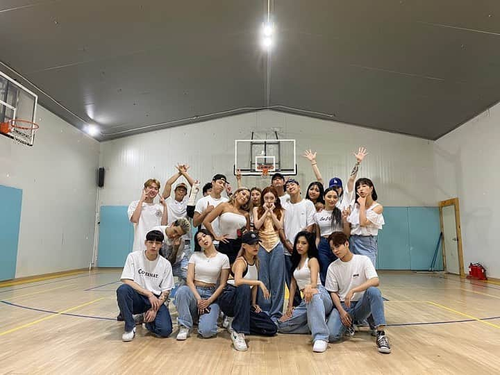 チョンハさんのインスタグラム写真 - (チョンハInstagram)「📸 청하(CHUNG HA) - "PLAY(Feat. 창모)" 안무 영상 (Dance Practice) ⠀⠀⠀⠀⠀⠀⠀⠀⠀⠀⠀⠀⠀⠀⠀⠀⠀⠀⠀⠀⠀⠀⠀⠀⠀⠀⠀⠀⠀⠀⠀⠀⠀ ▶️ https://bit.ly/39gNWnv ✌🏻 https://bit.ly/30i5uLD ⚡️ https://bit.ly/393NBo1 ⠀⠀⠀⠀⠀⠀⠀⠀⠀⠀⠀⠀⠀⠀⠀⠀⠀⠀⠀⠀⠀⠀⠀⠀⠀⠀⠀⠀⠀⠀⠀⠀⠀ ‪#청하 #CHUNGHA‬ #PLAY @jiwonshin.kr @_simeez @kwonttotto @fxxlionly @bydoohee @imymesara @_k.moana  @ashalove_flawless @kinky.coming @_e.jo @a.ssa_kamel @a.ssa_hwan @a.ssa_wood @noan__9 @ghddls95 @nescoz @gog_lee @markl_fischer @platon_myname1s」7月17日 19時40分 - chungha_official