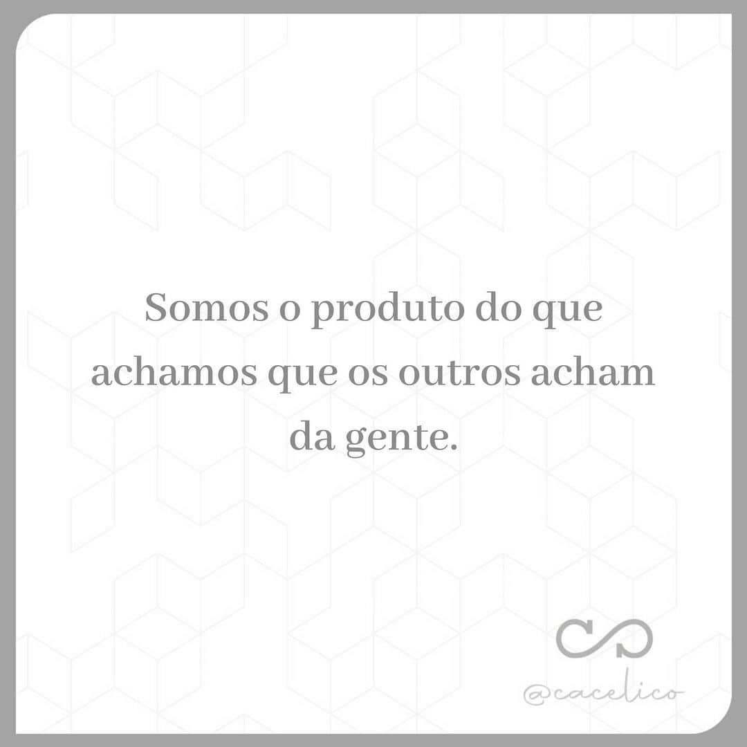 カロリーネ・セリコさんのインスタグラム写真 - (カロリーネ・セリコInstagram)「Pare • com os "ACHISMOS"  - Acho que falaram isso de mim. - Acho que pensam que sou assim. - Acho que sentiram isso de mim. ...  Não é mesmo? Pare para pensar, e pare de achar isso. ⛔️  Você é sua essência verdadeira. Esquece do que o outro acha, se não você vai seguir na tentativa frustrada de provar o contrario.  Você é VOCÊ.  E isso é BOM, é PERFEITO e é SUFICIENTE.  #CaCelicoEssencia」7月17日 19時57分 - cacelico