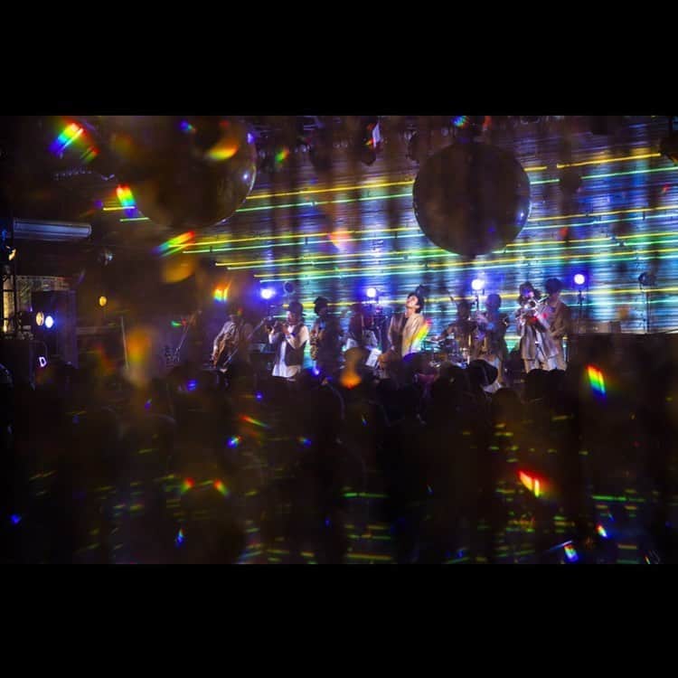 シーサーのインスタグラム：「・ ・ ぎゅうぎゅうのライブハウスで あつあつのライブはまだ難しそうだけど ワクワクする事は沢山あるから ワクワクする事を忘れずに 出来る事をタノシクやるのさ！ ピス！  #けど早くライブしたいな #いい加減ライブしたいな #乾杯したいな #したいこといっぱいだな #ボクは元気君です #みんなも元気君ですか #DOBERMAN_ska」