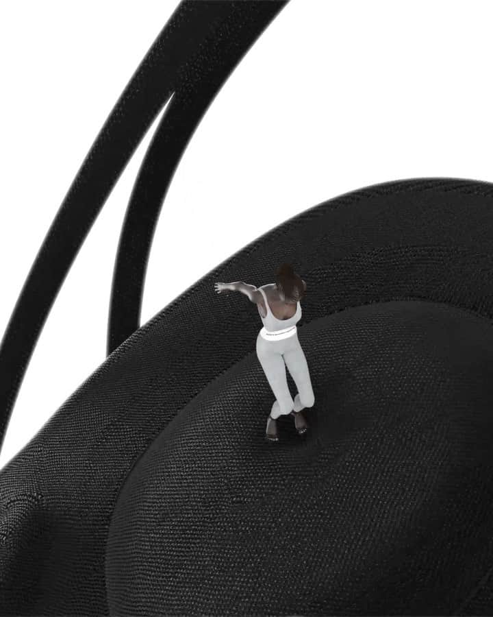アレキサンダー・ワンのインスタグラム：「Can you bounce with me?⁣ -⁣  Sienna Bungee Sandal: strap in. stay fly.」