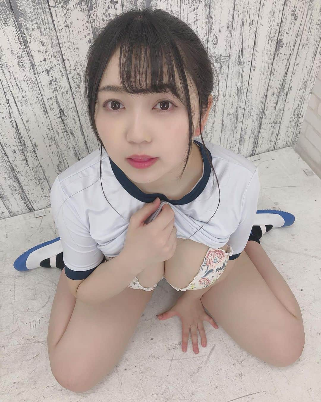 能美真奈（ぷにたん）さんのインスタグラム写真 - (能美真奈（ぷにたん）Instagram)「. . 「あのー....先輩??  これ何の練習ですか....??」 . . #ぷにたん #能美真奈」7月17日 20時08分 - punitan0624