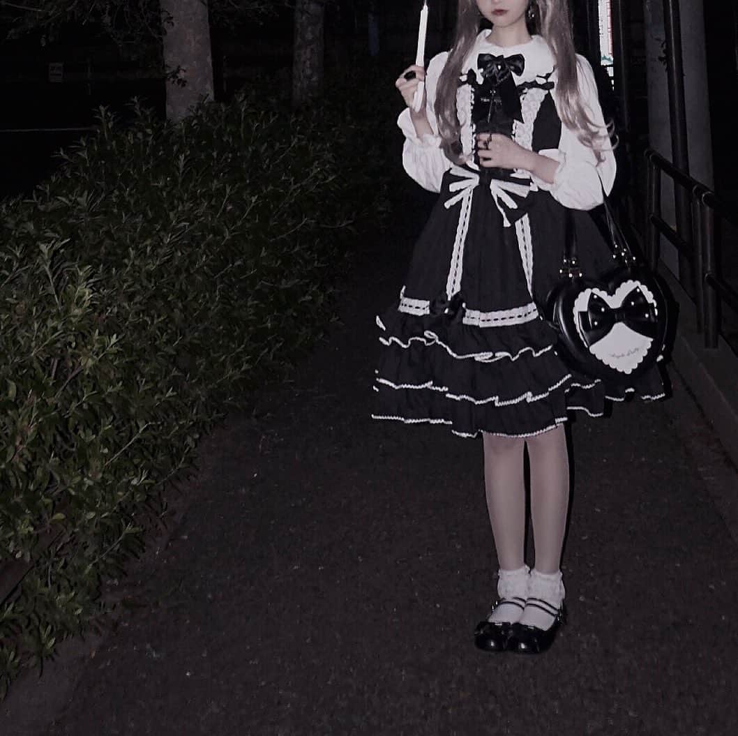 Chikako千佳子さんのインスタグラム写真 - (Chikako千佳子Instagram)「✙✙✙✙✙✙✙✙✙✙ #babythestarsshinebright #sweetlolita #lolitafashion #gothiclolita #angelicpretty」7月17日 20時08分 - cindychikako