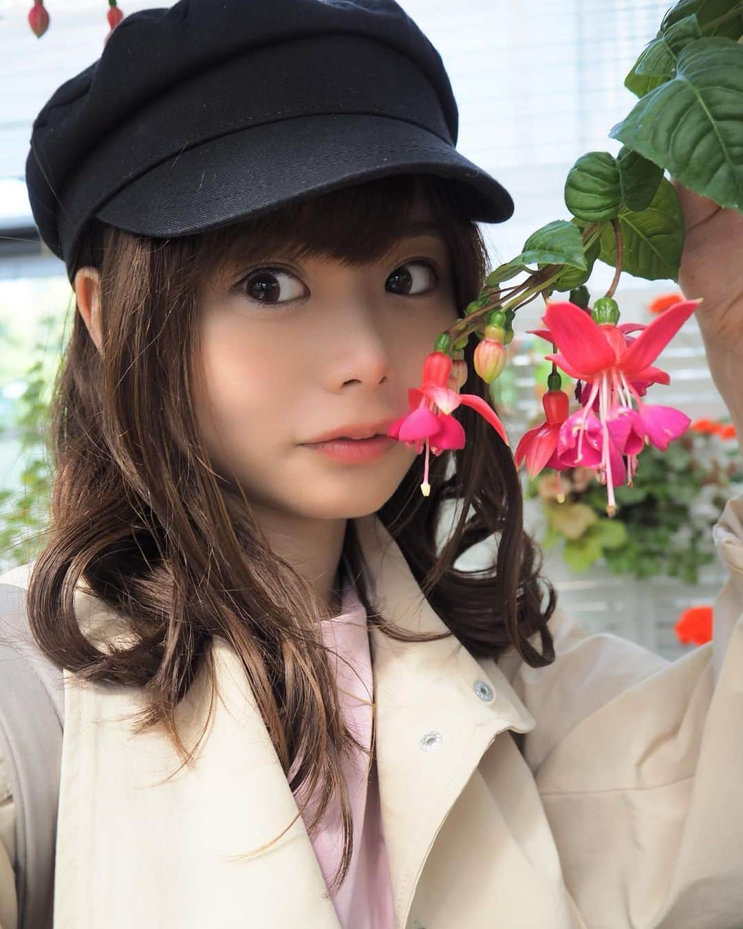 竹尾歩美のインスタグラム：「カメラ#olympuspenepl8 part2 髪が長かったり、短かったり🥴 . #カメラ女子#お花編#なばなの里#清瀬ひまわりフェスティバル#尾美」