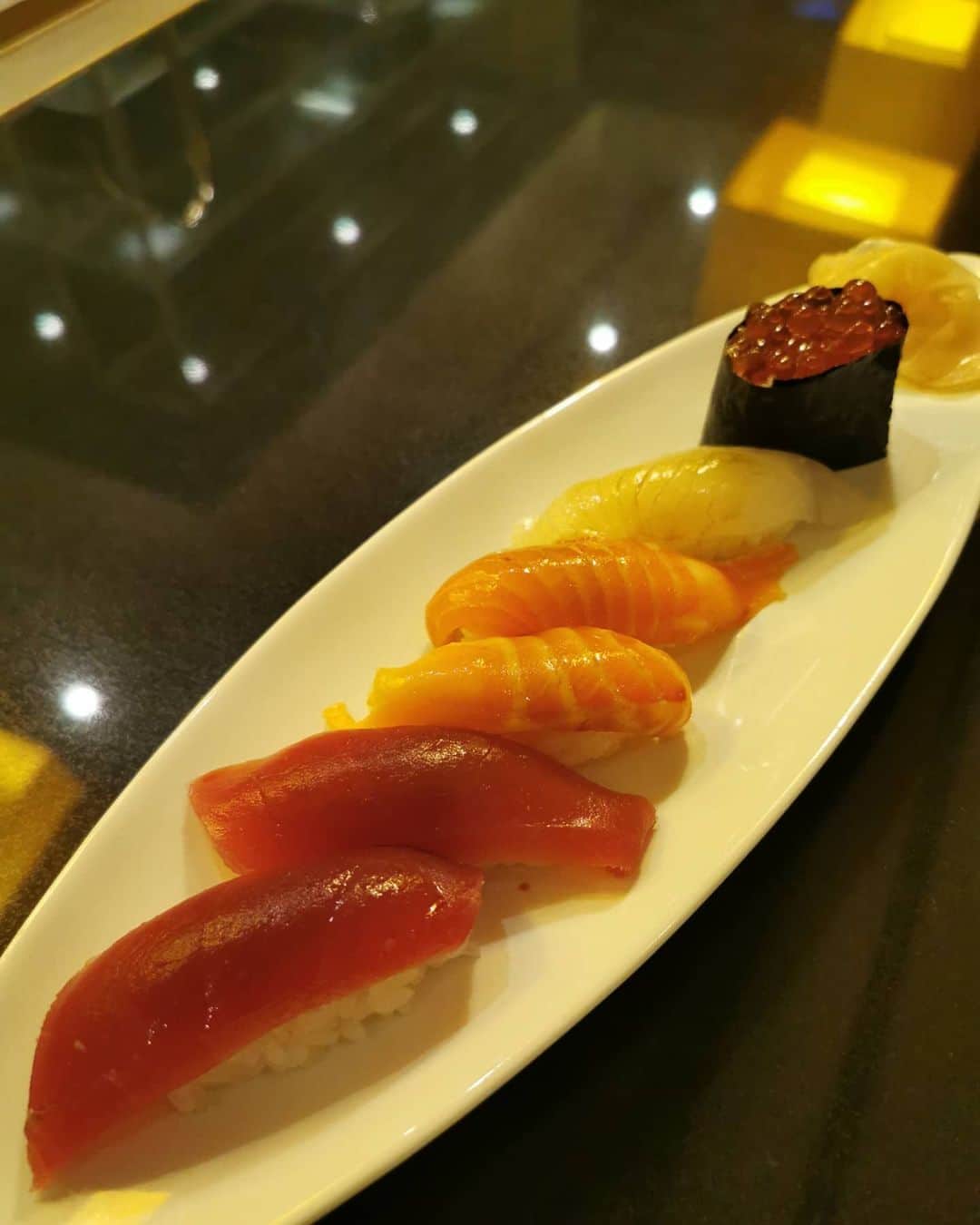 黛実希さんのインスタグラム写真 - (黛実希Instagram)「ホテルビュッフェ💕🍽️💕냠냠 本当に自分でも怖くなるくらい大食いだからビュッフェ大好き😂💓 そして気に入ると同じものを一生食べるタイプです🥪🍙🍔🍟🍛ㅋㅋㅋㅋ これB型の人あるあるだよね🤔？ㅋㅋㅋ . . . #ウェスティンホテル東京#ホカンス#westintokyo#westinhotel#westin#웨스틴호텔#호캉스#호캉스추천#호캉스그램」7月17日 20時20分 - candymiiiki
