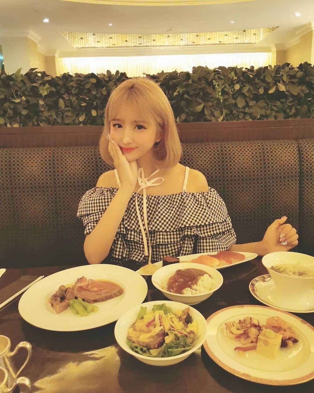 黛実希さんのインスタグラム写真 - (黛実希Instagram)「ホテルビュッフェ💕🍽️💕냠냠 本当に自分でも怖くなるくらい大食いだからビュッフェ大好き😂💓 そして気に入ると同じものを一生食べるタイプです🥪🍙🍔🍟🍛ㅋㅋㅋㅋ これB型の人あるあるだよね🤔？ㅋㅋㅋ . . . #ウェスティンホテル東京#ホカンス#westintokyo#westinhotel#westin#웨스틴호텔#호캉스#호캉스추천#호캉스그램」7月17日 20時20分 - candymiiiki