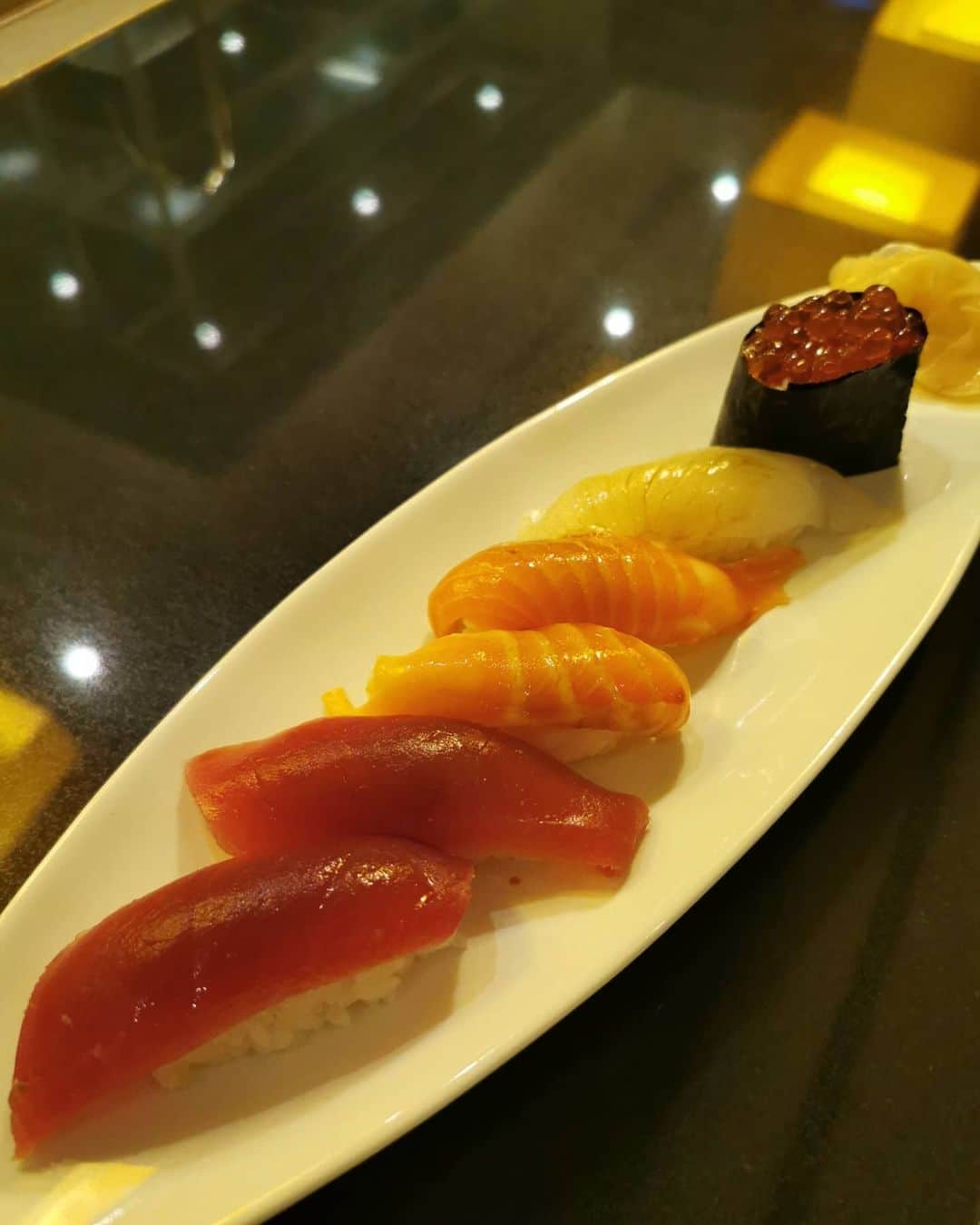 黛実希さんのインスタグラム写真 - (黛実希Instagram)「ホテルビュッフェ💕🍽️💕냠냠 本当に自分でも怖くなるくらい大食いだからビュッフェ大好き😂💓 そして気に入ると同じものを一生食べるタイプです🥪🍙🍔🍟🍛ㅋㅋㅋㅋ これB型の人あるあるだよね🤔？ㅋㅋㅋ . . . #ウェスティンホテル東京#ホカンス#westintokyo#westinhotel#westin#웨스틴호텔#호캉스#호캉스추천#호캉스그램」7月17日 20時20分 - candymiiiki