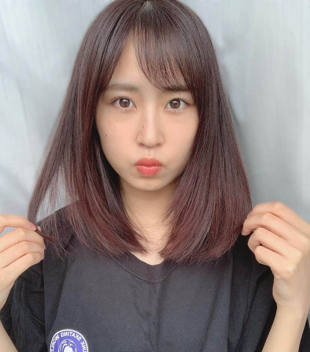 古賀成美さんのインスタグラム写真 - (古賀成美Instagram)「. バッサリ💇🏻‍♀️ . . 夏ということで髪の毛を 久しぶりにバッサリと切りましたーーーーーー！！！！！ . . どうですか🙂？ . . #ミディアムヘア  #ミディアム #顔周りレイヤー」7月17日 20時30分 - narunaru_330