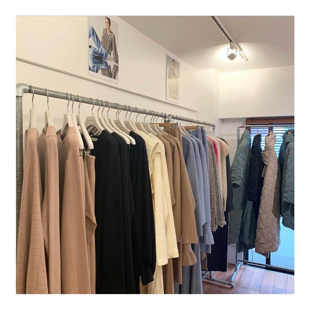 のインスタグラム：「GREED @greed_tokyo の秋冬展示会へ﻿💐 凝っていてやっぱり可愛い😍﻿ 時間予約制だったので安心してゆっくり見れました！﻿ ﻿ ﻿ #GREED#greedinternational#exhibition#fashion#ootd#ファッション#展示会#AW#AW展示会#秋冬ファッション」