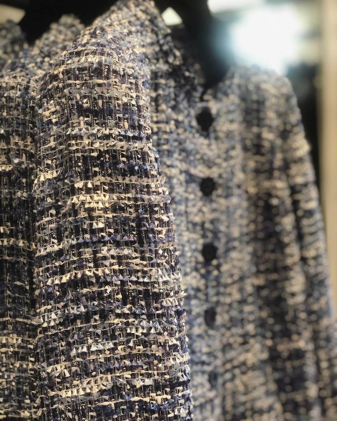 のインスタグラム：「25% off Signature Tweeds. Our Bettina Coat is a special textured French tweed finished with silk piping. Shop sale online or in-stores.  #sale #springsummer #summersale #tweed #tweedcoat #ss20 #style #lifestyle #ootd #ootdfashion #fashion #fashionstyle #british #britishfashion #britishstyle #ladieswear #ladiesfashion #luxuryfashion」