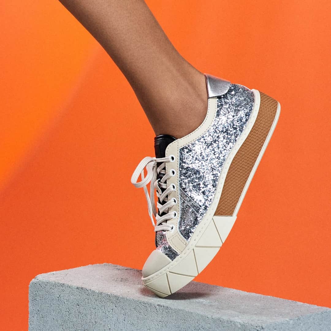 Schutzのインスタグラム：「NOT SO BASIC FRIDAYS  SCHUTZ URBAN ❤️ #newin #schutzurban」