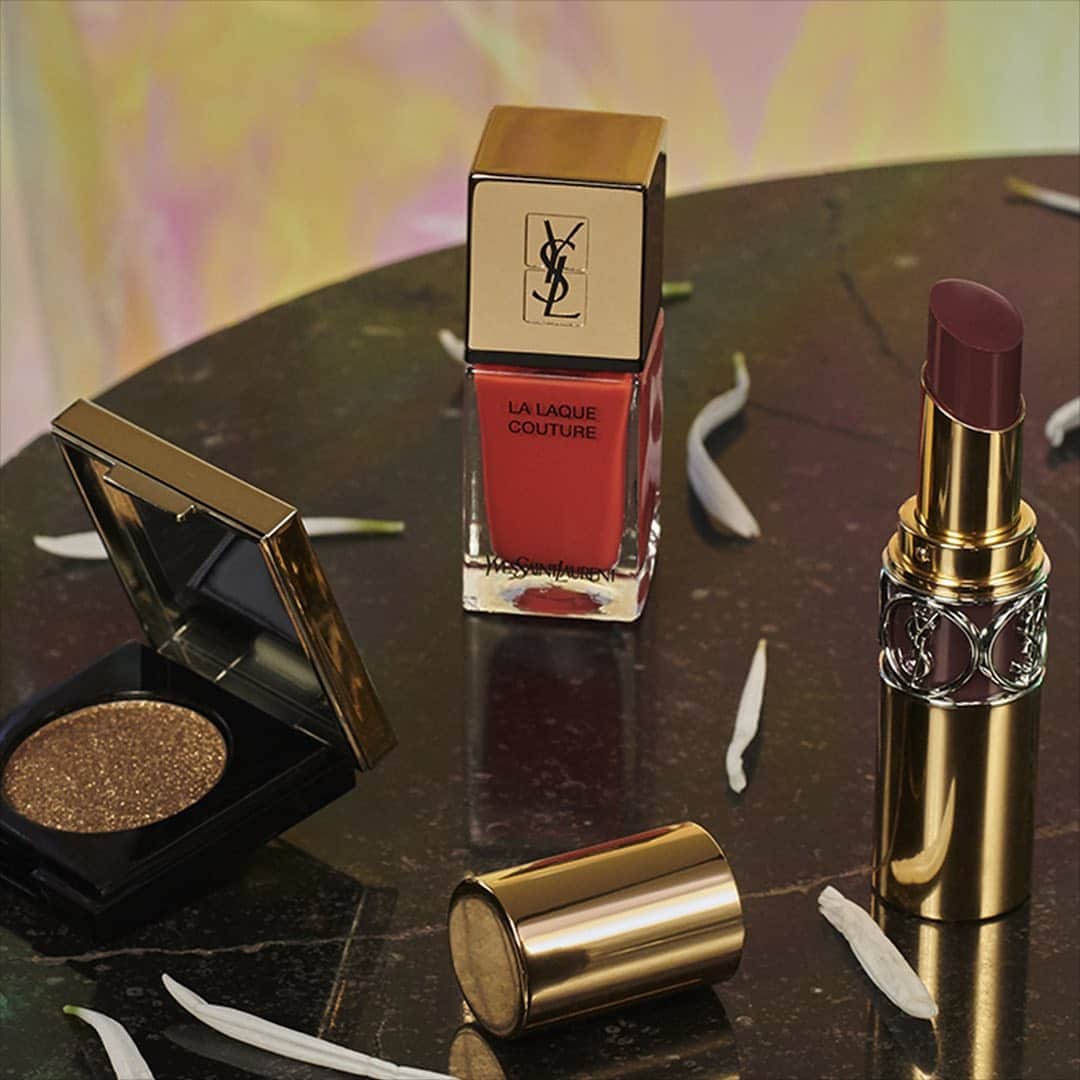Yves Saint Laurent Beautyさんのインスタグラム写真 - (Yves Saint Laurent BeautyInstagram)「Reflect the golden hues of summer in a look to awaken the senses.  SEQUIN CRUSH IN N°4 EXPLOSIVE BROWN ROUGE VOLUPTÉ SHINE IN N°90 PLUM TUNIQUE LA LAQUE COUTURE IN N°88 JUNGLE ORANGE #yslbeauty #sequincrush #rougevolupteshine」7月17日 21時00分 - yslbeauty