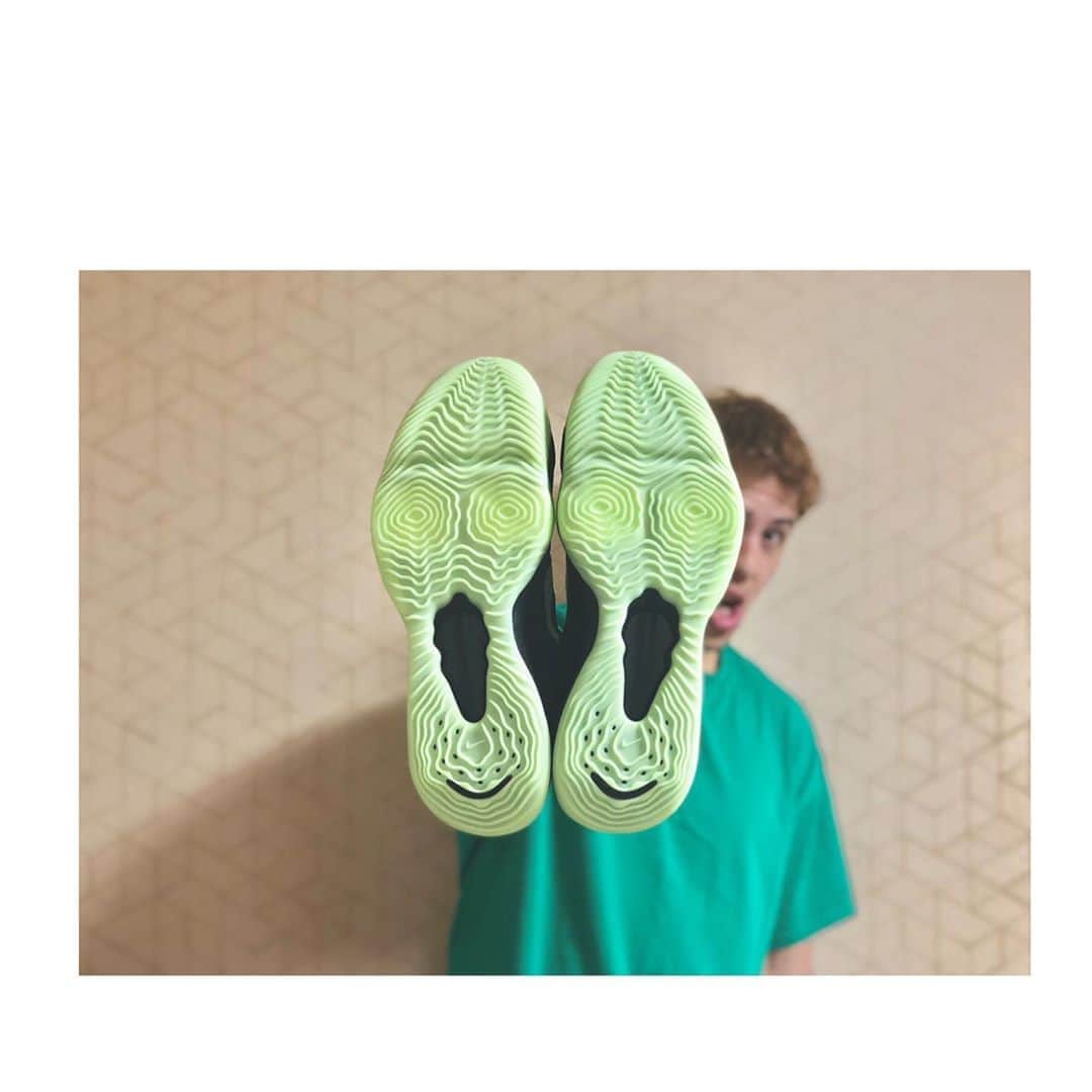 ベンドラメ礼生のインスタグラム：「2020.07.17 . . Zoom × React = イケてる . 今までにないクッショニングStyleの バスケットボールシューズ。 . #nike  #nikeairzoombbnxt」