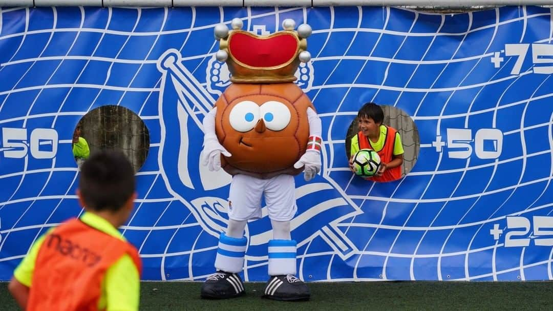 レアル・ソシエダさんのインスタグラム写真 - (レアル・ソシエダInstagram)「Ahaztezina txikientzat 💙 . #RSFundazioa #AurreraReala #RealSociedad」7月17日 21時02分 - realsociedad