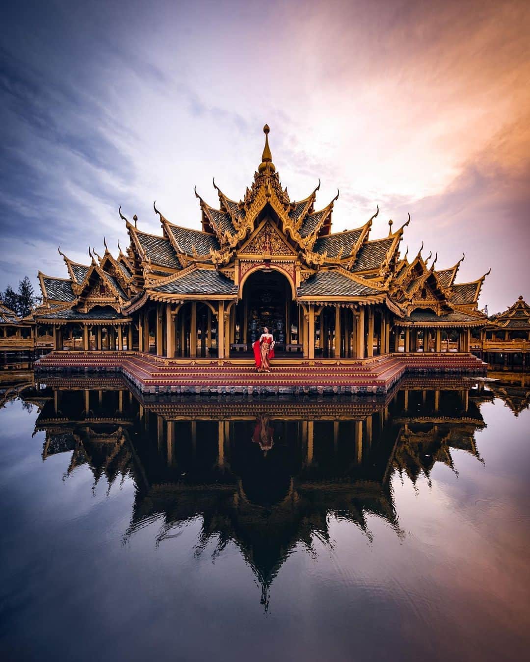 R̸K̸さんのインスタグラム写真 - (R̸K̸Instagram)「At twilight, the sky was suffused with color. The incomparable pageant is about people's great future. #hellofrom Thailand ・ ・ ・ ・ #bestvacations #beautifuldestinations #earthfocus #earthoffcial #earthpix #thegreatplanet #discoverearth #fantastic_earth #awesome_earthpix #ourplanetdaily #lifeofadventure #nature #theweekoninstagram  #theglobewanderer #visualambassadors #stayandwander #IamATraveler #wonderful_places #TLPics  #voyaged #sonyalpha #bealpha #moodygrams #artofvisuals #complexphotos #hsinthefield #architectanddesign #architecture_hunter #luxuryworldtraveler @sonyalpha @hypebeast @highsnobiety @lightroom @soul.planet @earthfever @9gag @500px」7月17日 21時05分 - rkrkrk