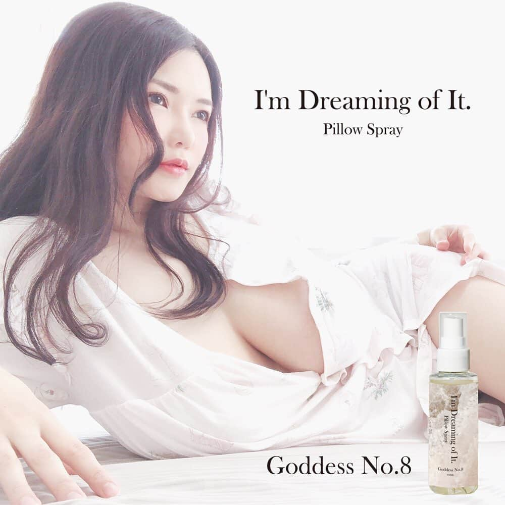 沖田杏梨さんのインスタグラム写真 - (沖田杏梨Instagram)「I finally able to make the first original product✨ “Goddess No.8” I was allowed to collaborate with "Scentnations" famous in perfume brand LAYERED FRANCE. Antibacterial pillow spray. The unisex scent by Fruity green and Woody Musk. Limited to 100 bottles💋 ※ 遂に初オリジナル商品できました✨ "Goddess No.8" あのLAYERED FRAGRANCEで有名なセントネーションさんとコラボさせて頂きました！抗菌のピロースプレー。ウッディムスクの大好きな香りでユニセックス仕様。ラベルも広告も私のセレクト。 一生懸命作ったので限定品100個。 お早めに♡  ※ 終於我首次親手設計的商品要上市了！ 這次是和製作那家有名的香水品牌“蕾野”的公司scentnations合作的！  有抗菌效果的睡前香水 香味是我最喜歡的果香綠植和木調麝香的味道，男女可以通用的哦。包裝設計，廣告也是我親自篩選的。  国内発送 https://scentiland.com/items/5edf00e55157624dbaf8c18f ※ Oversea https://scentiland.com/items/5ef42fcd561e17081664de8e ※ 中国 https://scentiland.com/items/5f02d274df62a9654ef57bf9 ※ #goddeseno8 #anriokita #pillowspray #layeredfragrance」7月17日 21時17分 - anri_okita