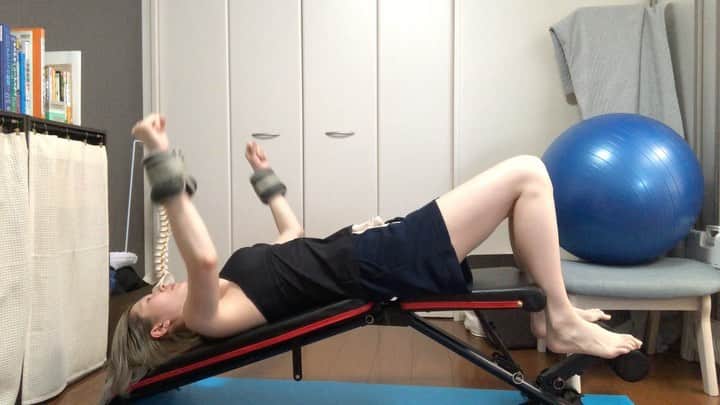 のインスタグラム：「Training video.🙌🏻﻿ 上半身トレーニング✨﻿ 20回×2セット﻿ (20times ×2set)﻿ ﻿ 胸トレ❤️﻿ ﻿ ﻿ #トレーニング﻿ #トレーニング動画﻿ #上半身﻿ #上半身トレーニング﻿ #自宅トレーニング ﻿ ﻿ ﻿ #japan #aichi #toyota #gym #fitness #training #golf #golffitness #workout #instadaily #love #y_n_yumi #yuminakata #愛知 #名古屋 #豊田市 #中田有美 #筋トレ #筋トレ女子 #スポーツ女子クラブ #ボディメイク #ダイエット #ジム」