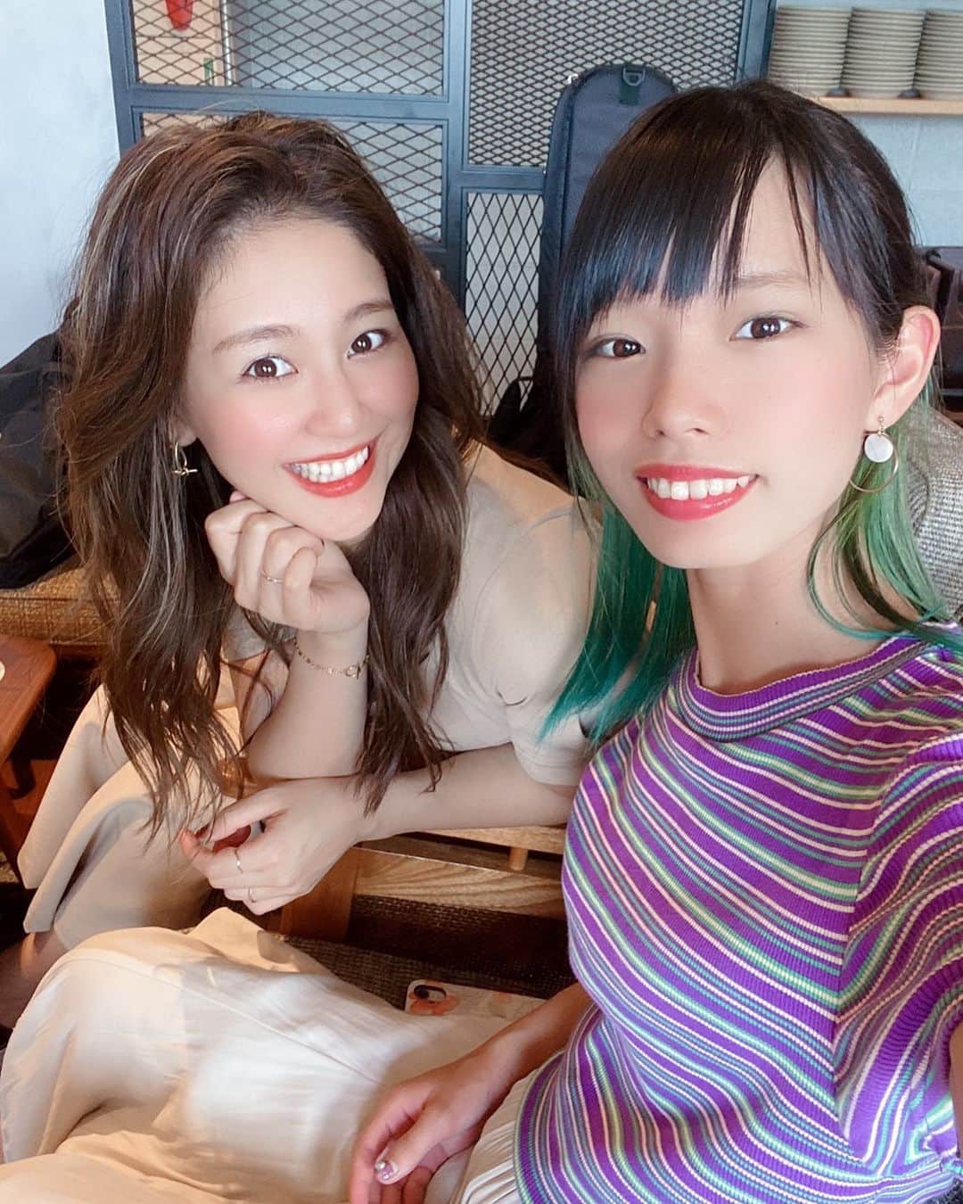 なみなみのインスタグラム：「♪ みなさんこんばんは☺️ . なんと！先程インスタフォロワー1万人突破しました！ . これからもいろんな投稿をしていきます🦋 . 楽しみにしててください！ そしてこれからもよろしくお願いします😆💙 . #いーどぅし  #かーなーの動画に新しい歌動画アップしてるのでコメントゆたしく @cana_singer」
