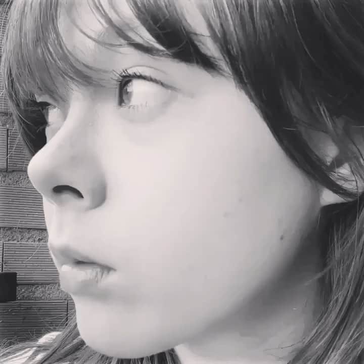 エモン・久瑠美のインスタグラム：「🙄」