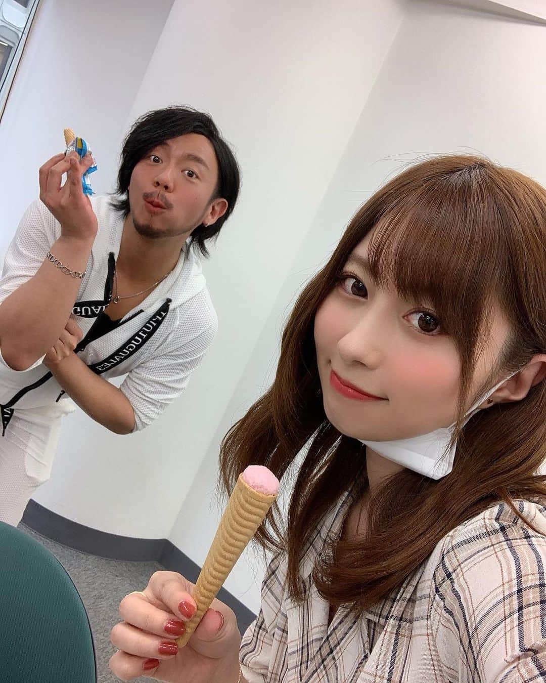 成瀬心美さんのインスタグラム写真 - (成瀬心美Instagram)「🐯 . . 今日は番組収録でした！✨ . . 久々のメンバーで 今日も楽しかったです☺️ . . お楽しみにー！ . . #磁石 #永沢たかし #カマたく #さん #成瀬心美 #収録」7月17日 21時48分 - coco3ndazo