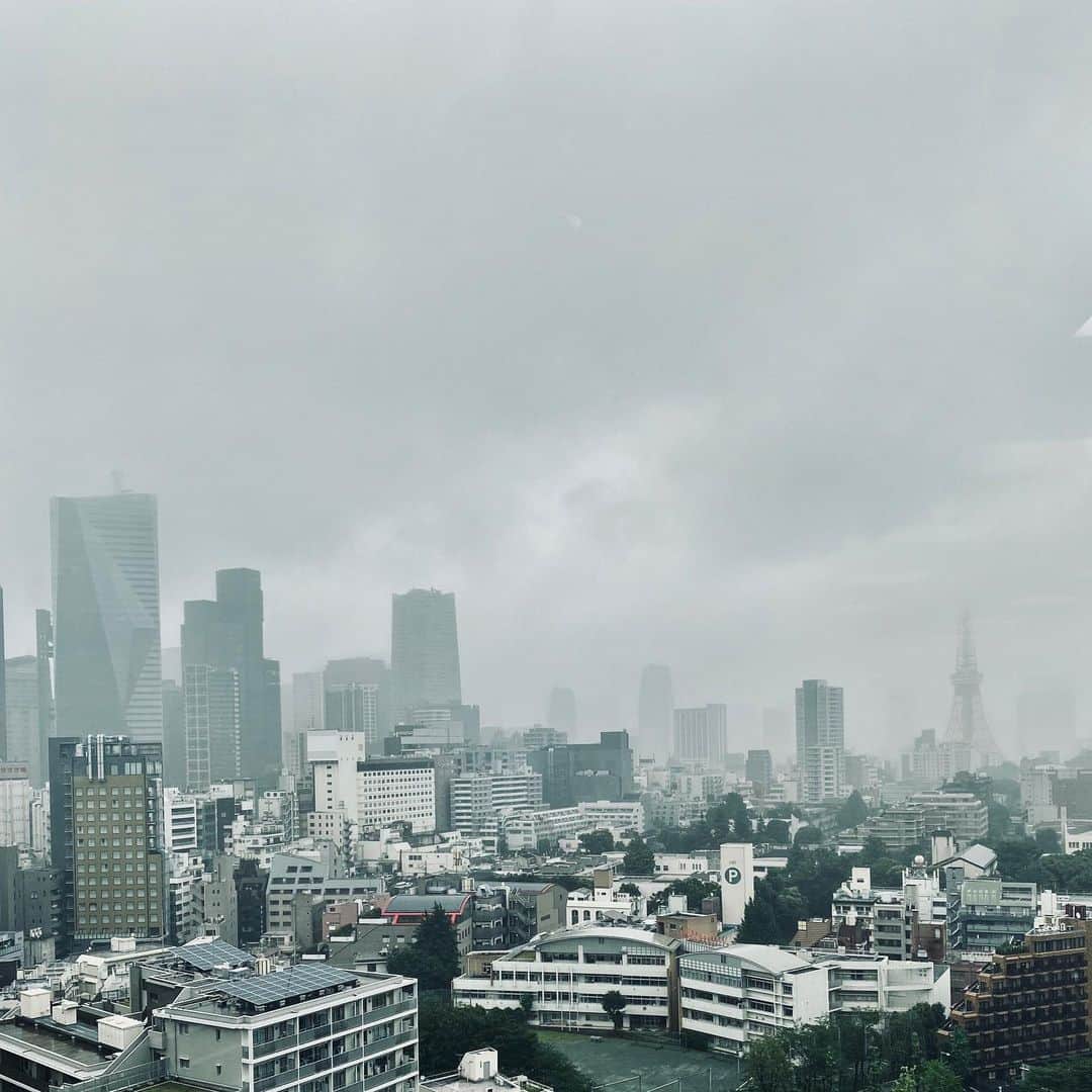 片山正通さんのインスタグラム写真 - (片山正通Instagram)「曇りの東京。@ 六本木ヒルズ Cloudy Tokyo. @ Roppongi Hills」7月17日 21時54分 - masamichi_katayama