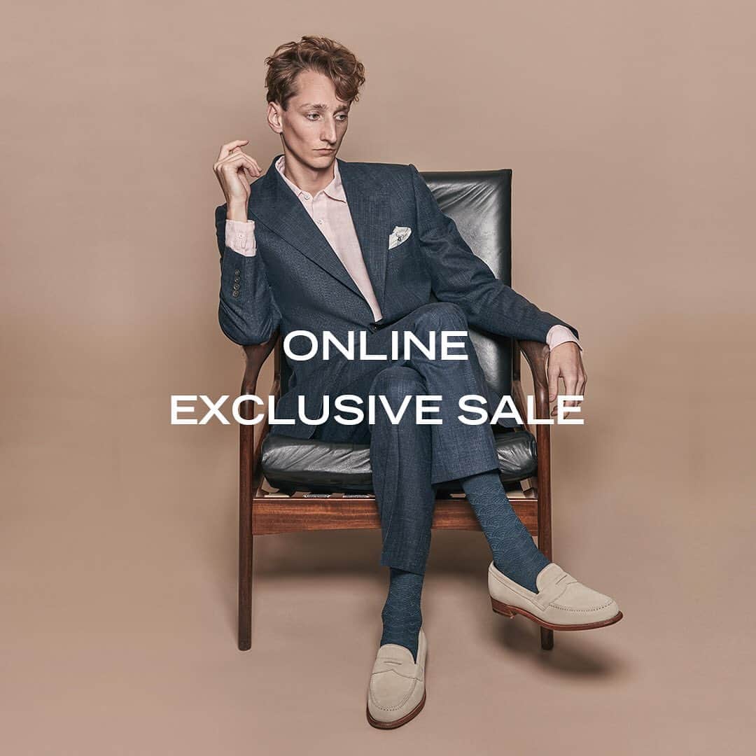 ギーブス&ホークスのインスタグラム：「Online Exclusive Sale . Our online sale start today with some items up to 75% off. #gievesandhawkes #summersale #onlineexclusivesale」