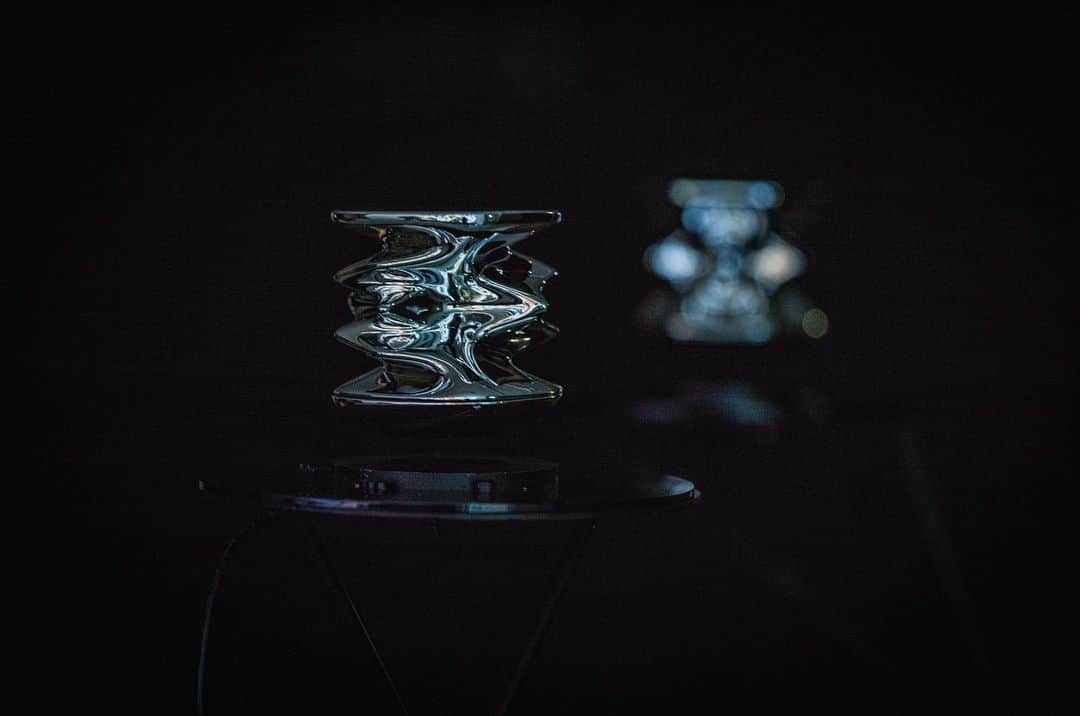 落合陽一のインスタグラム：「#reminiscence_of_the_unknown #yoichiochiai #落合陽一個展 #落合陽一　  #nofilter」