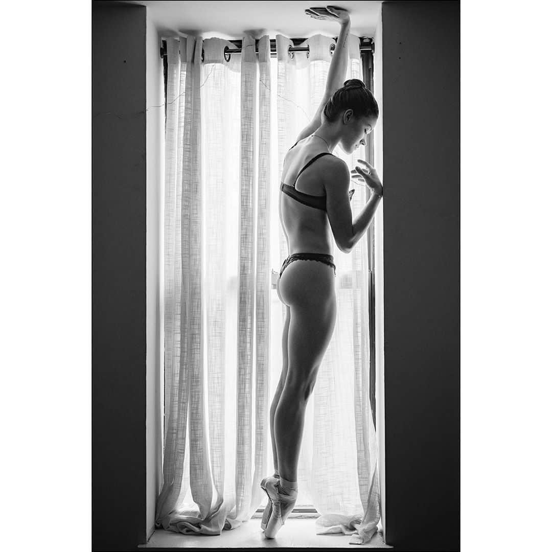 ballerina projectさんのインスタグラム写真 - (ballerina projectInstagram)「𝗖𝗮𝘀𝘀𝗶𝗲 𝗧𝗿𝗲𝗻𝗮𝗿𝘆 in New York City. #ballerina - @cassiepearlt #newyorkcity #ballerinaproject #ballerinaproject_ #ballet #dance #pointe #lingerie #cassietrenary #cassandratrenary   𝗕𝗮𝗹𝗹𝗲𝗿𝗶𝗻𝗮 𝗣𝗿𝗼𝗷𝗲𝗰𝘁 𝗯𝗼𝗼𝗸 is now in stock. Go to @ballerinaprojectbook for link.」7月17日 22時06分 - ballerinaproject_