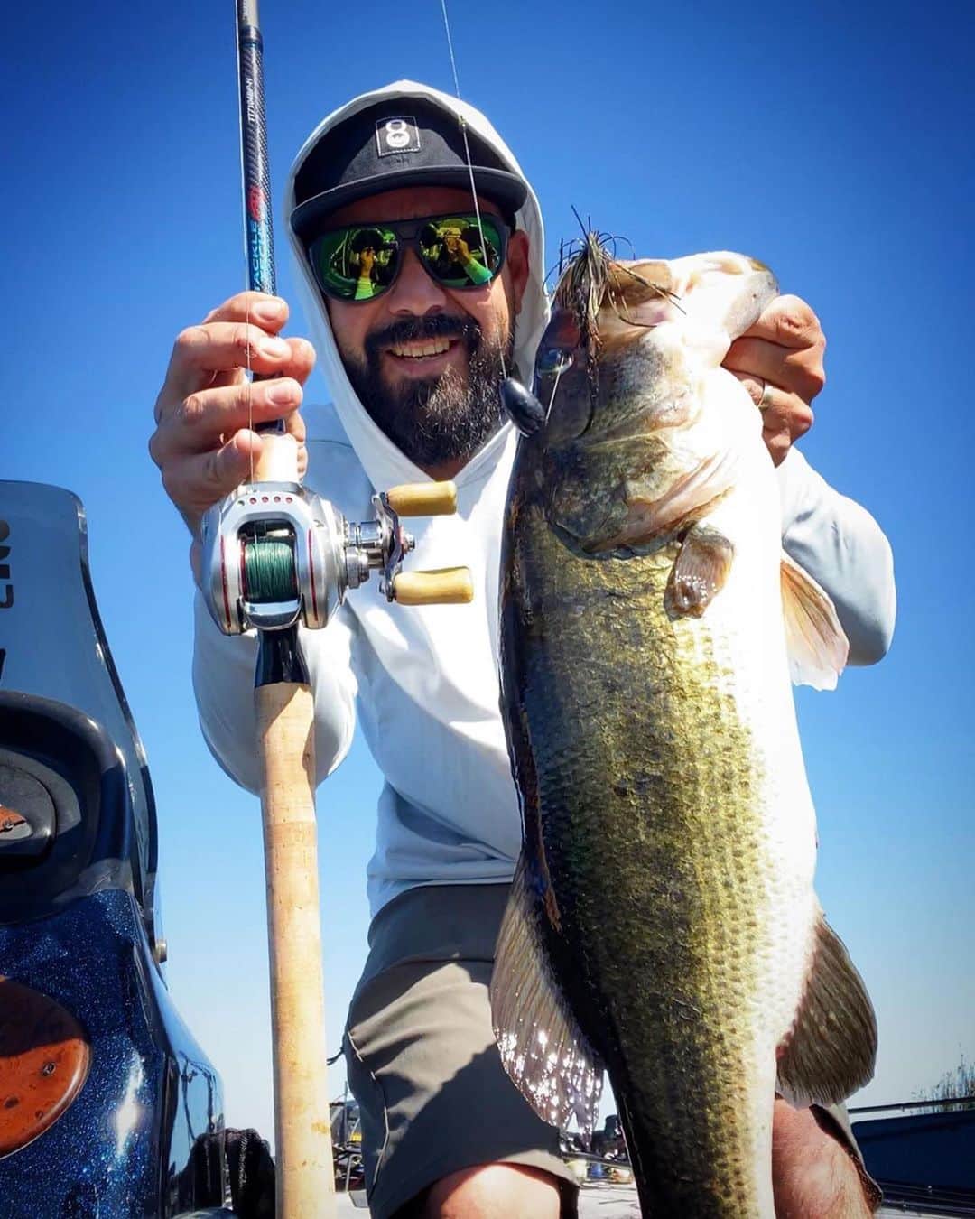 Electric_Fishingさんのインスタグラム写真 - (Electric_FishingInstagram)「@toxicbaitssuck is not a boxer but is one helluvah of a puncher⚡️  #ElectricSunglasses #PolarizedSunglasses #StyleThatPerforms #ElectricFishing」7月17日 22時15分 - electric_fishing