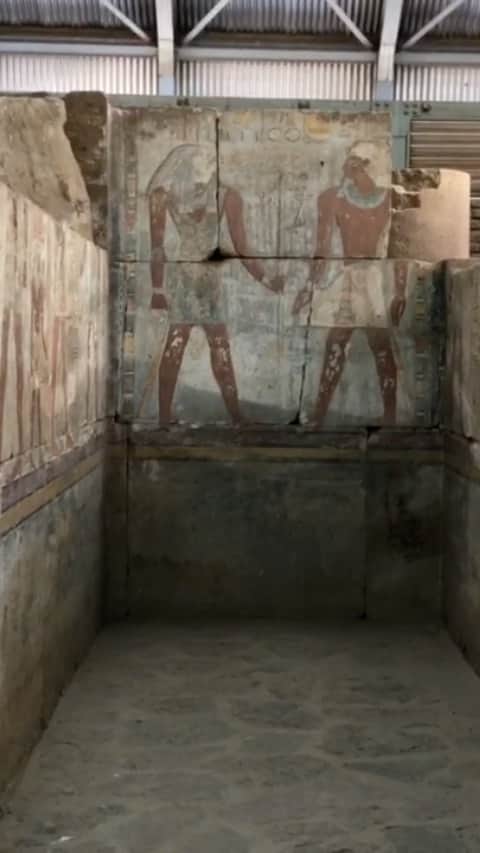 堀潤のインスタグラム：「今年はじめに訪ねたアフリカ、スーダン。実はエジプトよりも多くのピラミッドがあるという。長く続いてきた内戦の影響で観光地化されず、貴重な遺跡がそのまま残されている。映像はハルツーム市内の博物館。#sudan #ピラミッド #piramide」