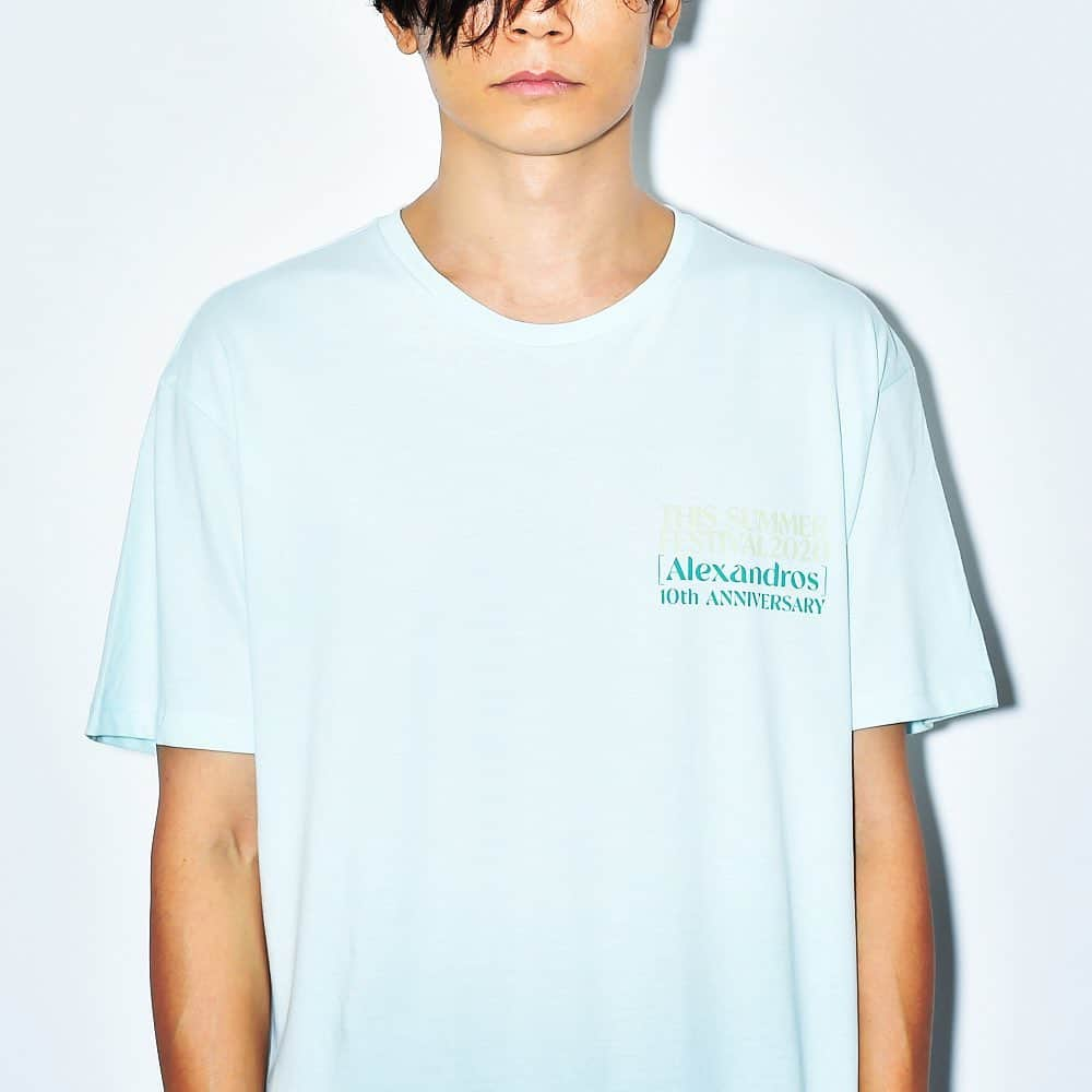 [ALEXANDROS]さんのインスタグラム写真 - ([ALEXANDROS]Instagram)「【通販】  UKFC ONLINE SHOPにて明日7/18(土)21:00〜、THIS SUMMER FESTIVAL 2020新作グッズ発売決定！  【販売期間】 7/18(土)21:00 〜7/26(日)23:59  この期間にご注文のお客さまには、ディスフェス当日までにお届けいたします。 是非ご利用ください！  --------------▼ラインナップ▼--------------  ▼THIS SUMMER FESTIVAL 2020 TEE ▼FOR FREEDOM TEE ▼POSTER TEE ▼THIS SUMMER FESTIVAL 2020 RUBBER WRISTBAND ▼BEDROOM LOGO RUBBER KEYCHAIN ▼THIS SUMMER FESTIVAL 2020 ACRYLIC KEYCHAIN ▼THIS SUMMER FESTIVAL 2020 BADGE SET ▼THIS SUMMER FESTIVAL 2020 STICKER ▼BEDROOM LOGO TUMBLER ▼SHORTS ▼REUSABLE BAG  -----------------------------------------------  Model by 川上洋平 @yoohei_alexandros Model by 花音﻿ @kanon_1228 ﻿ #alexandros﻿ #ドロスグッズ ﻿ #ドロス10周年﻿ #goods﻿ #merch﻿ #newmerch﻿ #thissummerfestival2020  #bandmerch﻿ #tshirt」7月17日 22時59分 - alexandros_official_insta