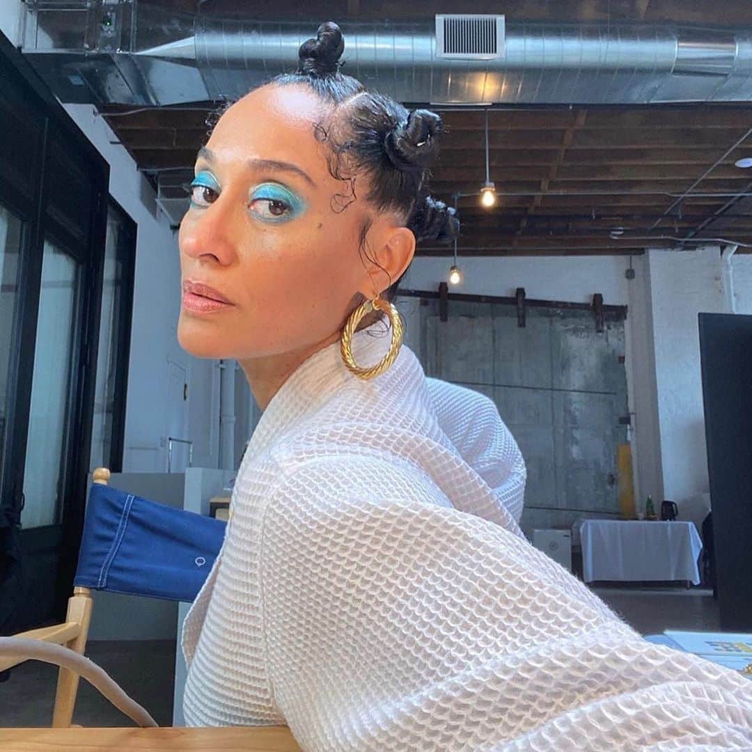 E! Onlineさんのインスタグラム写真 - (E! OnlineInstagram)「Channeling our inner Tracee Ellis Ross to get us through this Friday: Fresh, fierce, free. (📷: @traceeellisross )」7月17日 23時16分 - enews