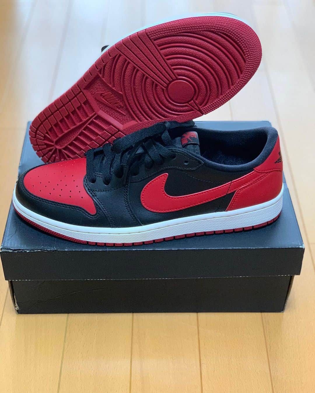 岩本煌史さんのインスタグラム写真 - (岩本煌史Instagram)「got new kicks!! NIKE AIR JORDAN 1 RETRO LOW OG “BRED”  #nike #ナイキ #airjordan #airjordan1 #airjordan1low #エアジョーダン #bred #ブレッド #aj1lowbred #国内未発売 #国内未発売モデル #worm #wormtokyo #prowrestler #プロレスラー #prowrestling #プロレス #ajpw #全日本プロレス #三重県 #桑名市 #出身 #岩本煌史 #sneaker #スニーカー #スニーカー大好き #足元倶楽部 #キモ撮り#スニーカーヘッズ #イワモトヘッズ」7月17日 23時17分 - koji_iwamoto