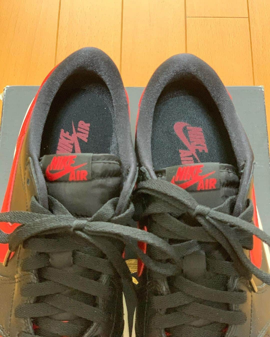 岩本煌史さんのインスタグラム写真 - (岩本煌史Instagram)「got new kicks!! NIKE AIR JORDAN 1 RETRO LOW OG “BRED”  #nike #ナイキ #airjordan #airjordan1 #airjordan1low #エアジョーダン #bred #ブレッド #aj1lowbred #国内未発売 #国内未発売モデル #worm #wormtokyo #prowrestler #プロレスラー #prowrestling #プロレス #ajpw #全日本プロレス #三重県 #桑名市 #出身 #岩本煌史 #sneaker #スニーカー #スニーカー大好き #足元倶楽部 #キモ撮り#スニーカーヘッズ #イワモトヘッズ」7月17日 23時17分 - koji_iwamoto